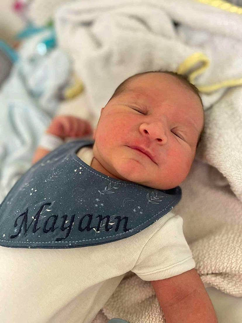 Mayann participe au concours pour gagner de l'argent avec cette photo : baby, baby_products, baby_sleeping, baby_toddler_clothing, bedtime, carmine, cheek, child, comfort, face, linens, person, portrait_photography, room, sitting, skin, sleep, toddler, walking_shoe