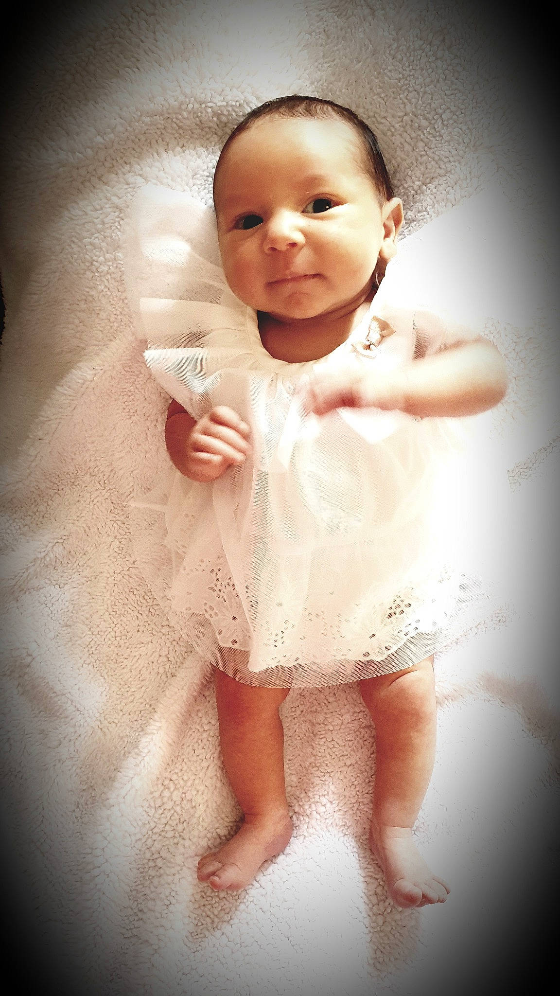 Aleyna participe au concours pour gagner de l'argent avec cette photo : baby, baby_toddler_clothing, cheek, child, eye, eyelash, flash_photography, gesture, happy, human_body, iris, lip, neck, nose, person, shoulder, skin, sleeve, smile, thumb