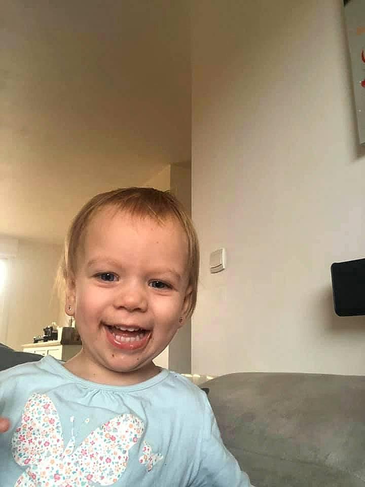 Amaya a rejoint le concours — aidez-le/la à gagner de superbes lots ! baby, cheek, child, chin, ear, face, facial_expression, forehead, happy, head, joy, laugh, mouth, neck, nose, organ, person, room, skin, smile