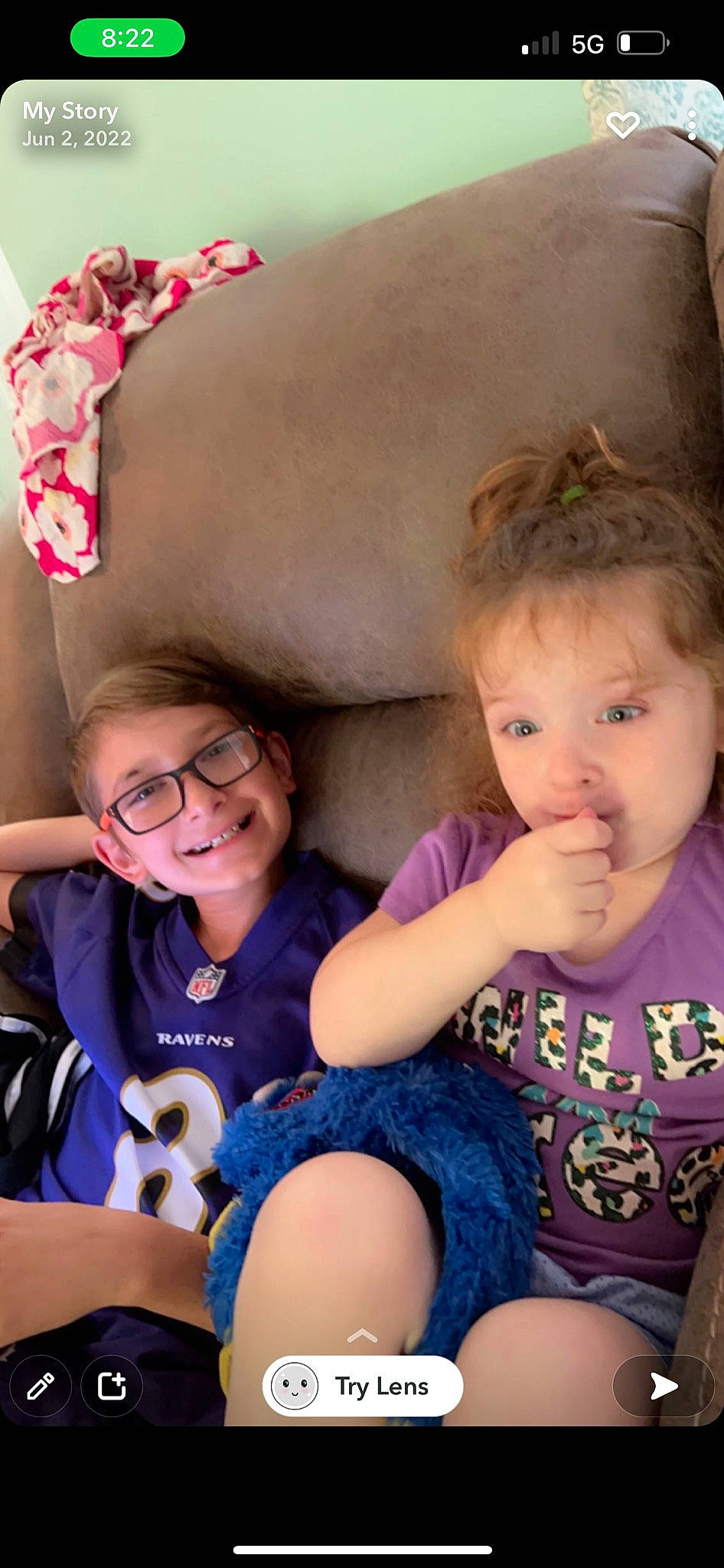 Gavin is registered to the contest to win money with this photo: baby_toddler_clothing, child, eye, finger, fun, hairstyle, happy, human_body, iris, joy, lap, leg, mouth, organ, person, pink, shoulder, skin, summer, thigh