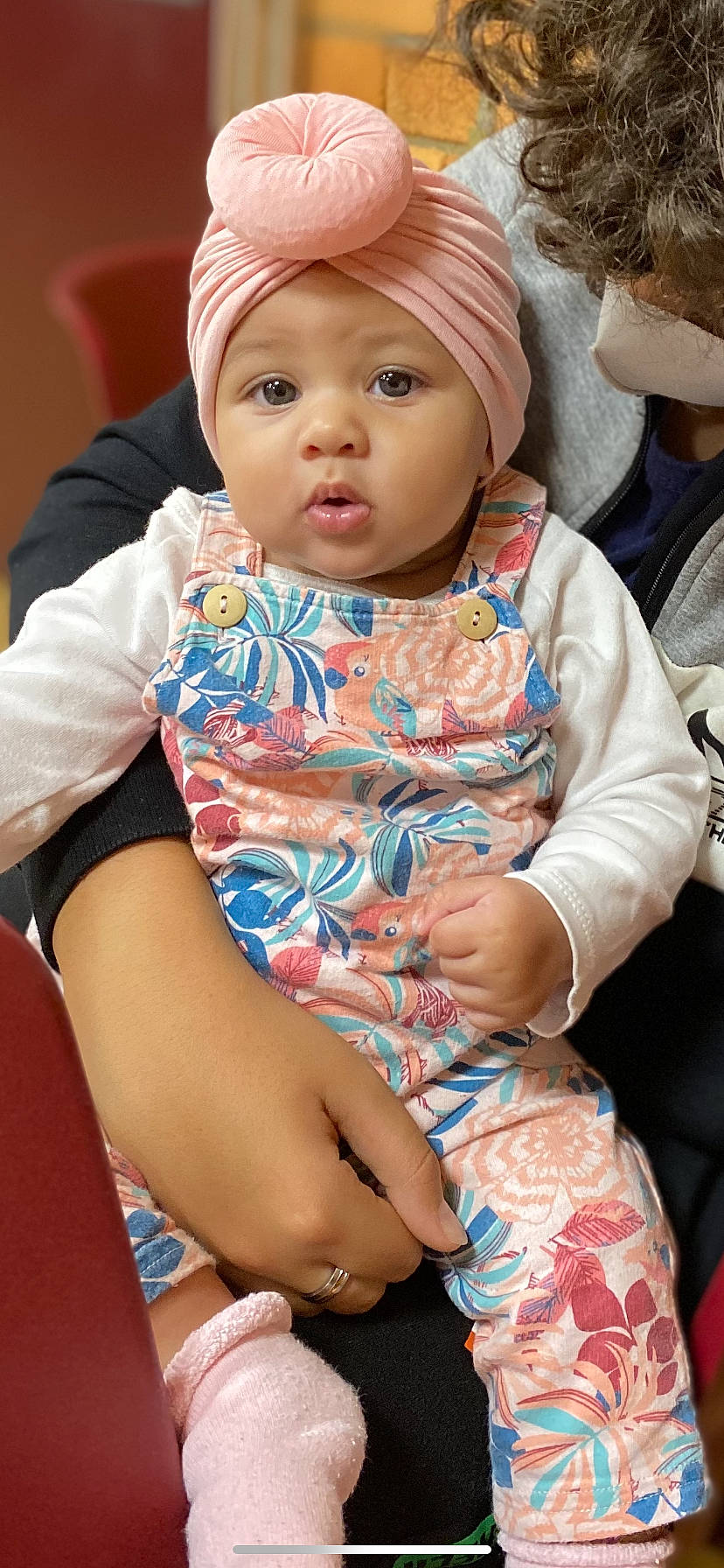 Sola a rejoint le concours — aidez-le/la à gagner de superbes lots ! baby, baby_toddler_clothing, cap, cheek, child, chin, dress, eye, finger, fun, happy, headwear, human_body, iris, leisure, neck, people, person, pink, skin