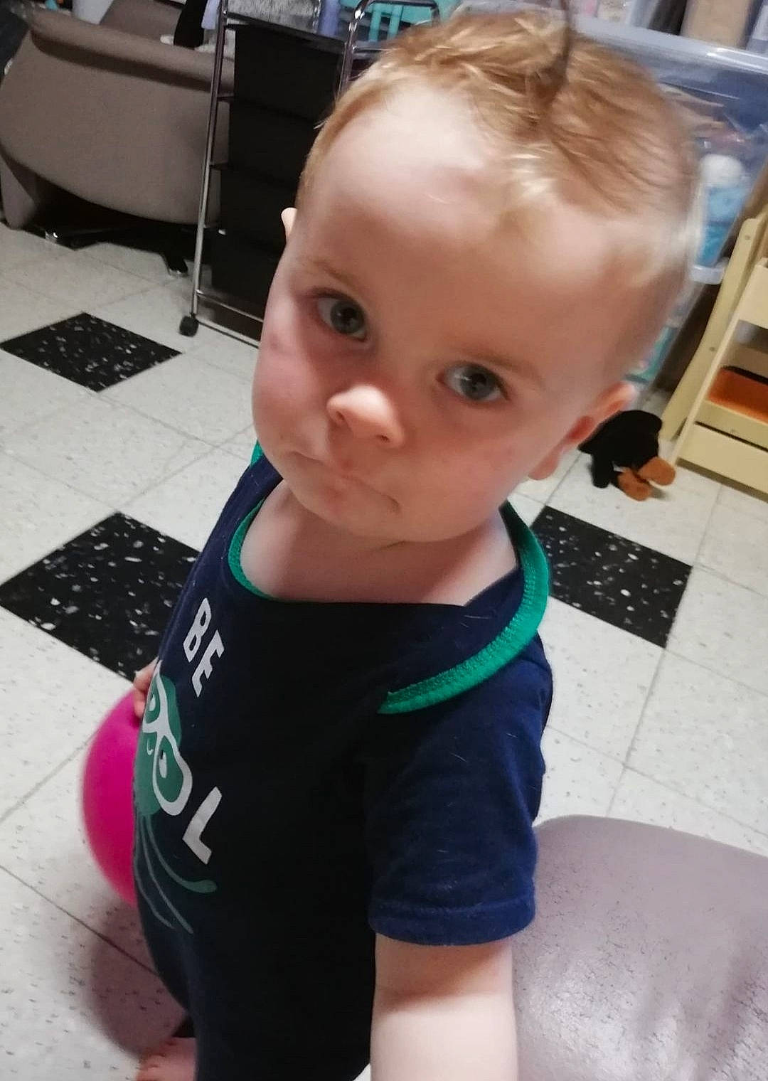 Nicolas a rejoint le concours — aidez-le/la à gagner de superbes lots ! baby, baby_toddler_clothing, chest, cool, electric_blue, floor, flooring, hair, happy, head, human_leg, leisure, person, shorts, shoulder, sleeve, sportswear, t_shirt, thigh, toddler