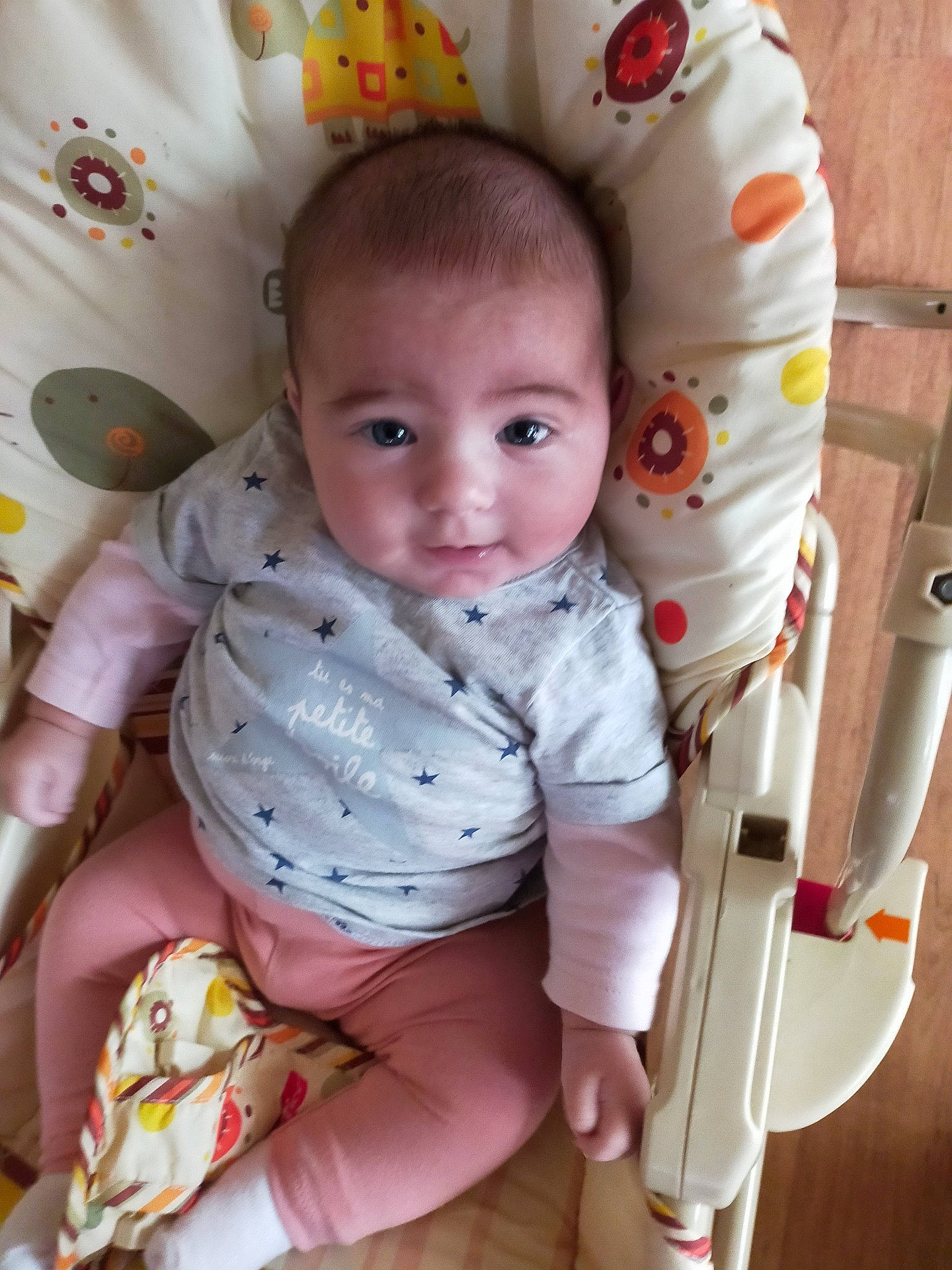 Ihnaïa a rejoint le concours — aidez-le/la à gagner de superbes lots ! baby, baby_safety, baby_toddler_clothing, beauty, cheek, child, comfort, face, facial_expression, finger, head, human_body, mammal, mouth, people, person, product, skin, sleeve, textile