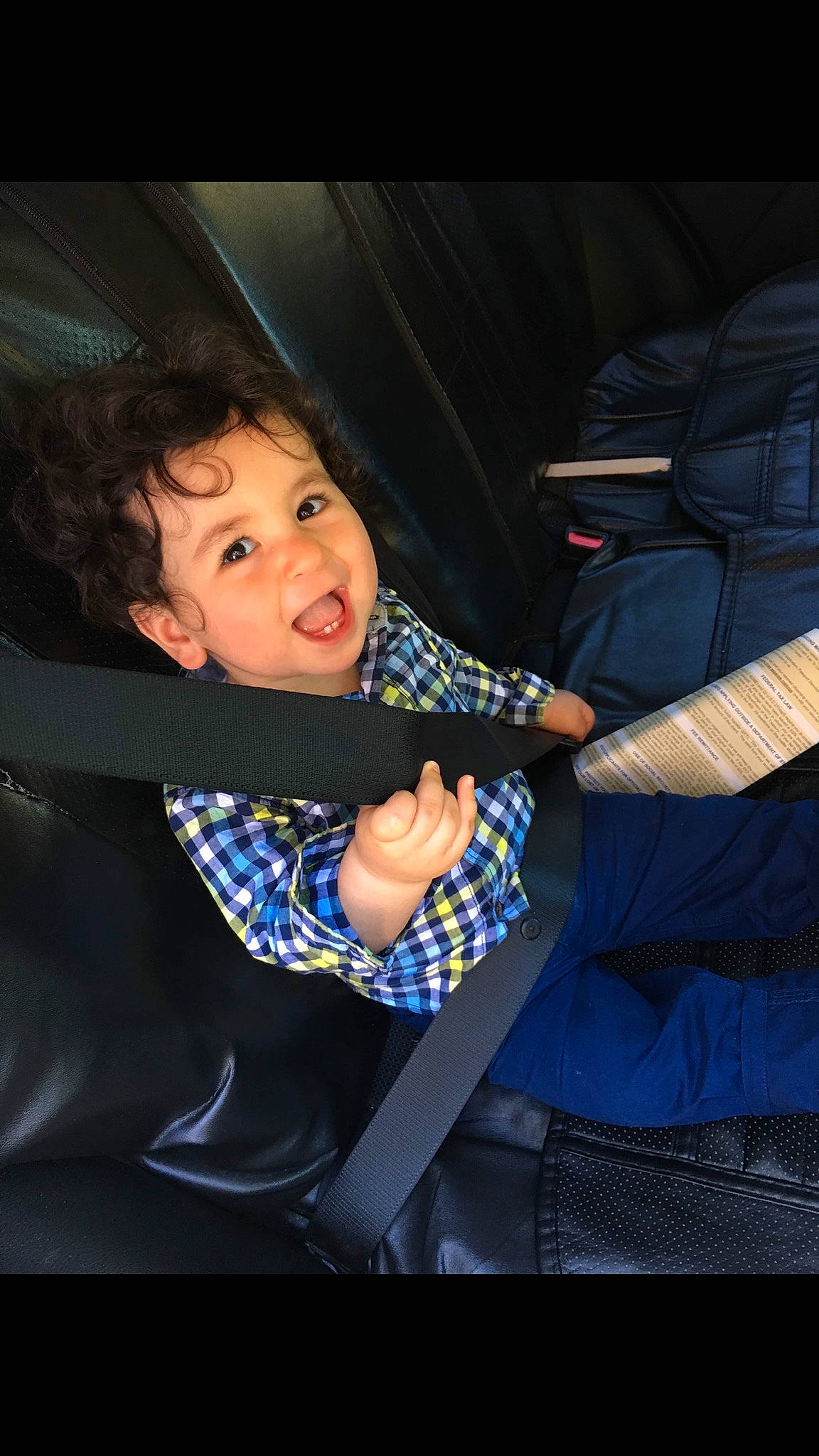 Youssef is registered to the contest to win money with this photo: person, photography