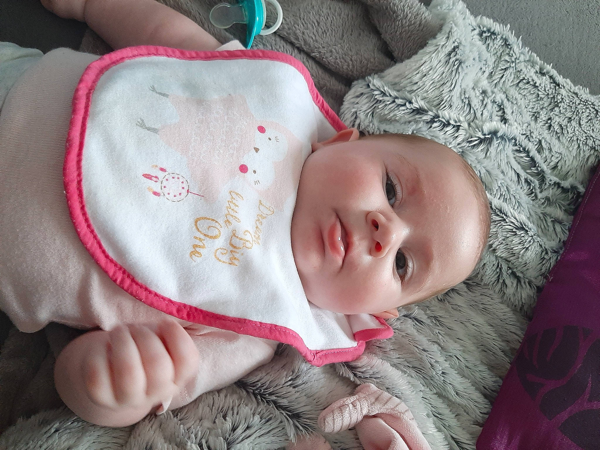 Lina participe au concours pour gagner de l'argent avec cette photo : baby, baby_products, baby_sleeping, bedtime, blanket, cheek, child, hand, nap, nose, person, pink, product, skin, sleep, toddler