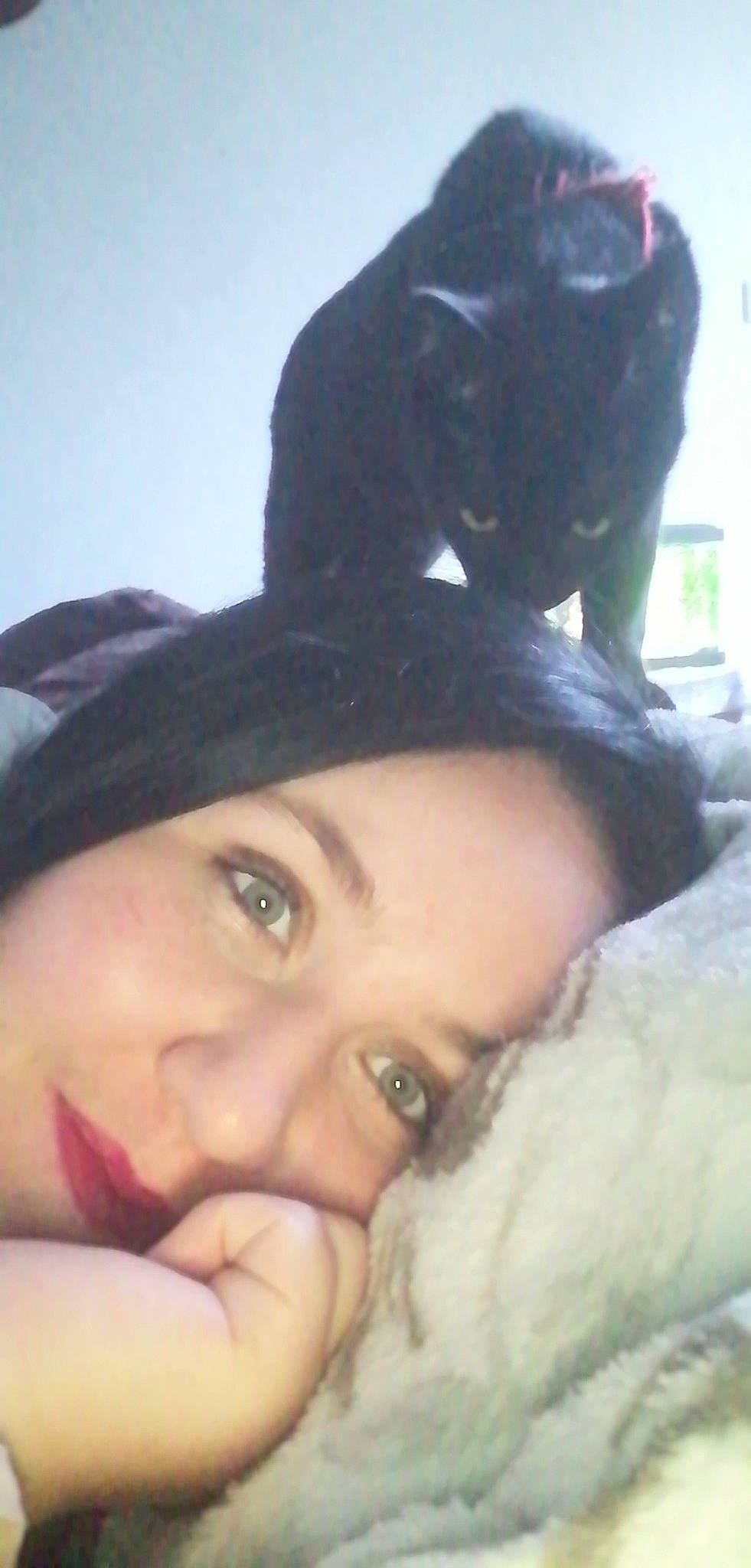 Ninouschka participe au concours pour gagner de l'argent avec cette photo : beauty, black_hair, eye, eyebrow, face, forehead, hair, head, lip, mouth, nose, photography, selfie, smile