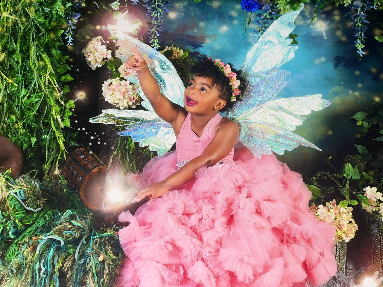 Zari Satchell joined the competition — help win amazing prizes! angel, dress, entertainment, event, feather, fictional_character, flash_photography, flowerpot, fun, happy, headpiece, mythical_creature, people_in_nature, performing_arts, person, petal, pink, plant, ruffle, smile