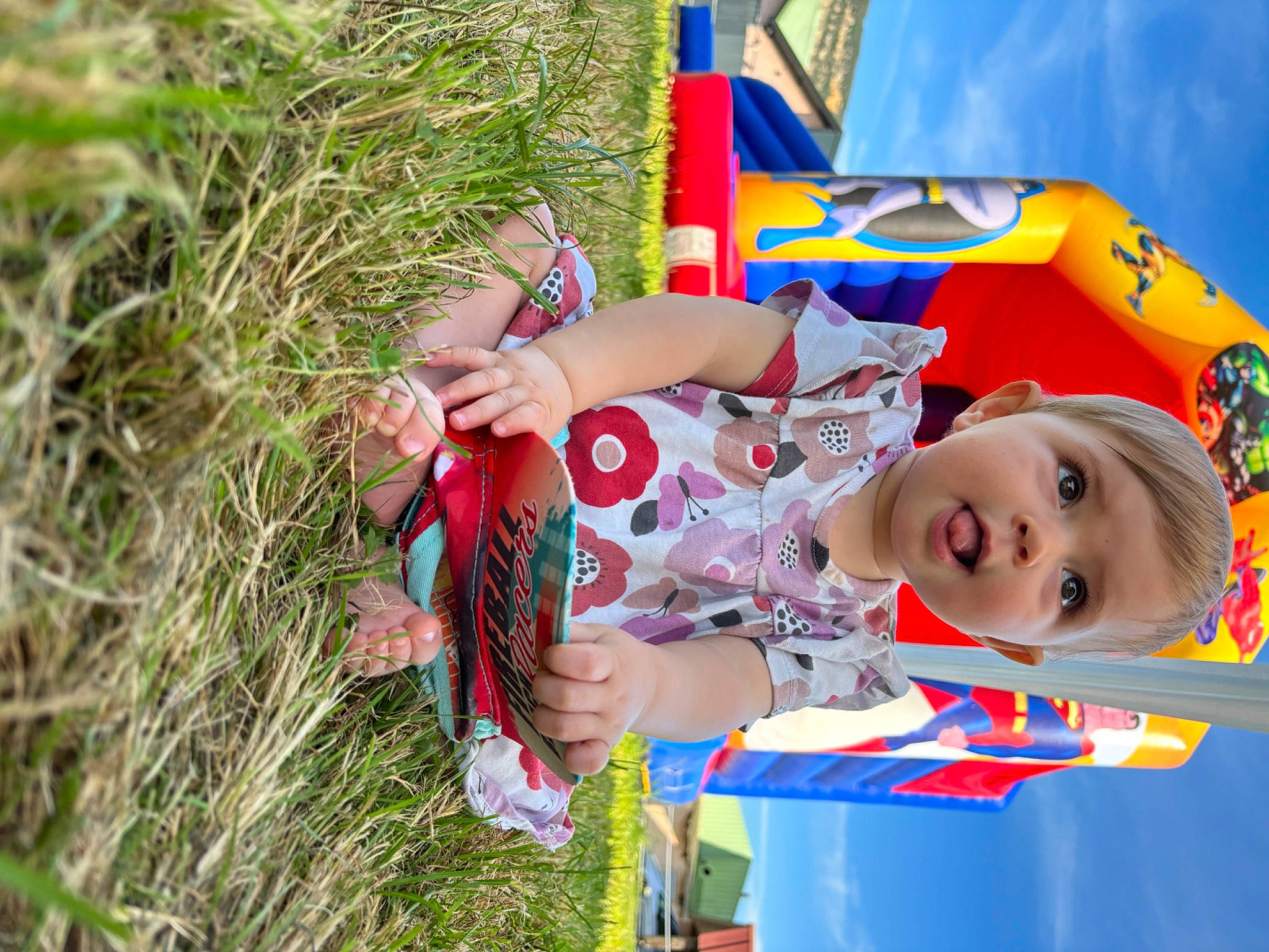 Chelsy participe au concours pour gagner de l'argent avec cette photo : baby_toddler_clothing, child, city, cloud, fun, grass, happy, leisure, outdoor_play_equipment, people_in_nature, person, plant, play, recreation, sky, surprise, toddler, tree, vacation