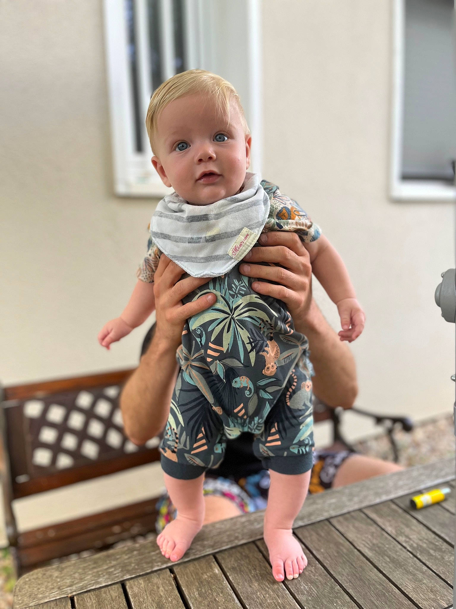 Sasha participe au concours pour gagner de l'argent avec cette photo : baby, baby_toddler_clothing, barefoot, child, event, finger, flooring, foot, fun, happy, human_leg, joint, leisure, pattern, person, picture_frame, sitting, sleeve, standing, toddler