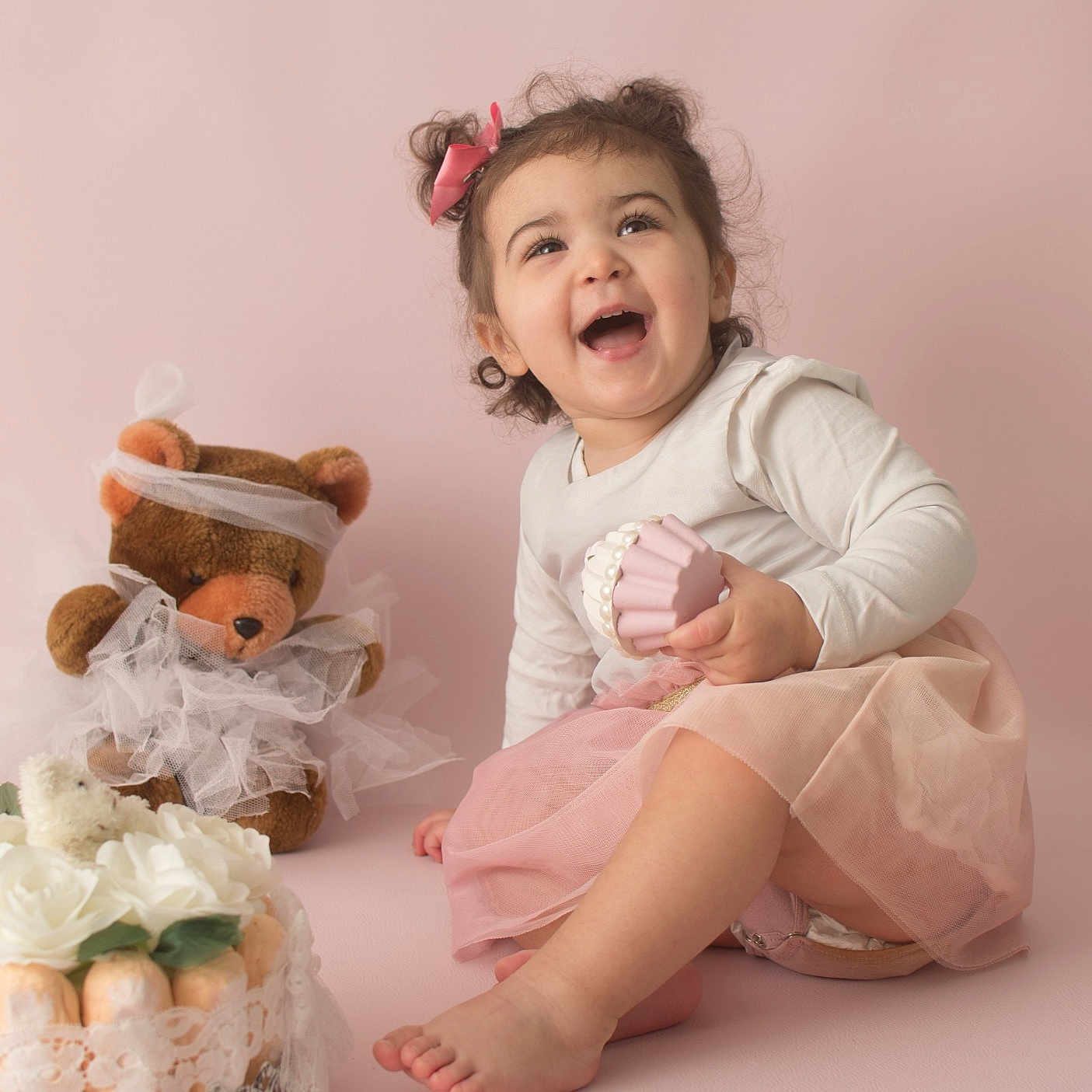 Loucia participe au concours pour gagner de l'argent avec cette photo : child, girl, hair_accessory, infant, person, pink, product, skin, smile, sweetness, toddler