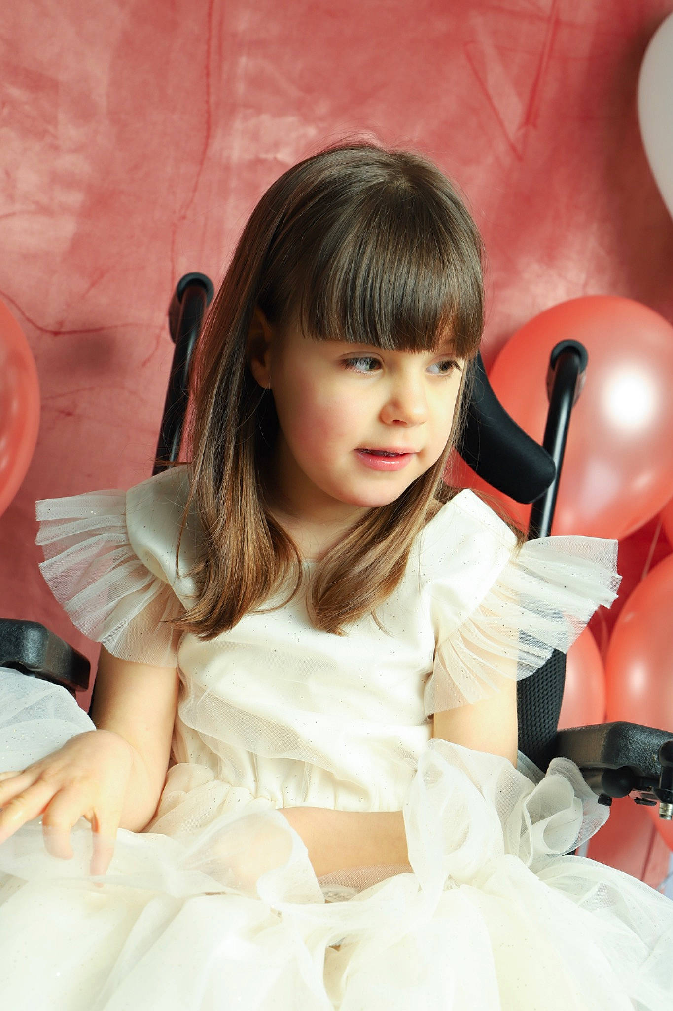 Rachel a rejoint le concours — aidez-le/la à gagner de superbes lots ! bangs, beauty, black_hair, brown_hair, event, fashion, fashion_design, flash_photography, gravure_idol, hair, hairstyle, happy, hime_cut, human_body, japanese_idol, long_hair, person, skin, sleeve, smile