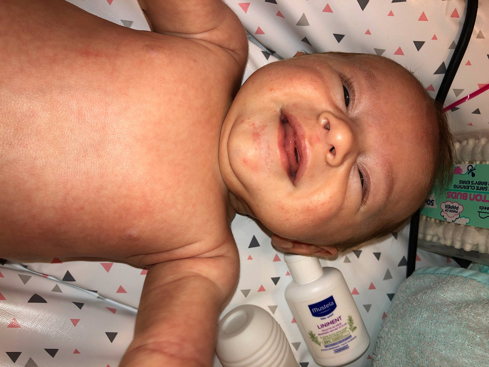 Dayron participe au concours pour gagner de l'argent avec cette photo : arm, baby, baby_sleeping, birth, cheek, child, ear, finger, hand, mouth, muscle, nail, nap, nose, person, skin, sleep, toddler