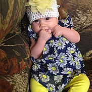 Jade is registered to the contest to win money with this photo: