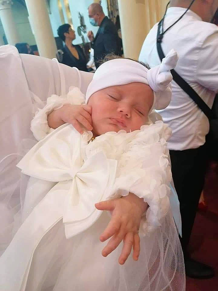 Savanah participe au concours pour gagner de l'argent avec cette photo : baby, baby_toddler_clothing, child, comfort, embellishment, headwear, human, linens, person, toddler