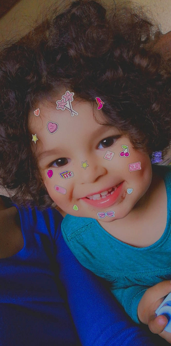 Leana a rejoint le concours — aidez-le/la à gagner de superbes lots ! blue, cheek, chin, cool, eyebrow, eyelash, face, flash_photography, forehead, hair, happy, iris, joy, lip, mouth, neck, nose, person, pink, purple