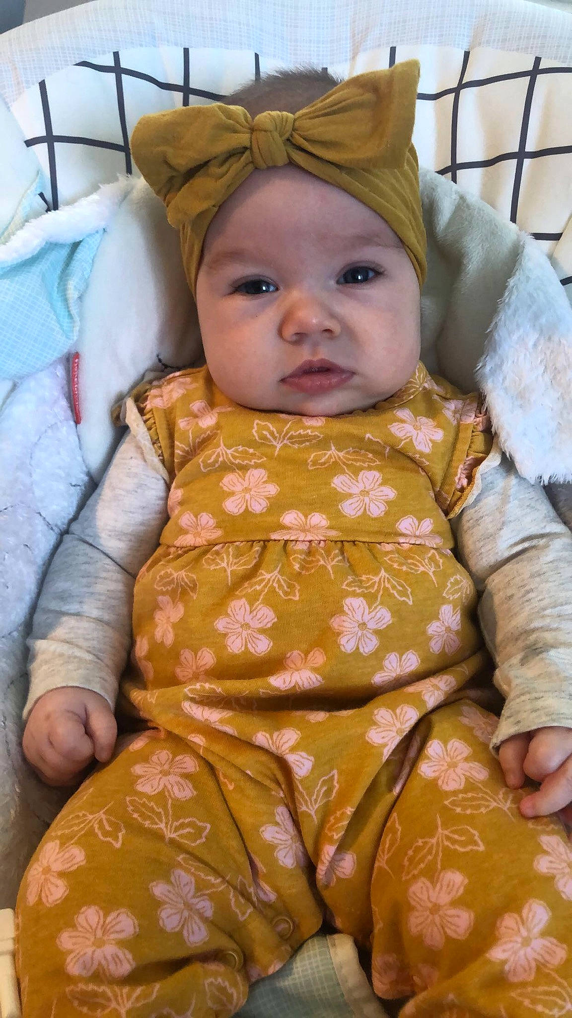 Louanne a rejoint le concours — aidez-le/la à gagner de superbes lots ! baby, baby_toddler_clothing, cheek, child, chin, comfort, eye, eyebrow, face, facial_expression, hairstyle, head, headwear, human, human_body, iris, mammal, nose, person, skin