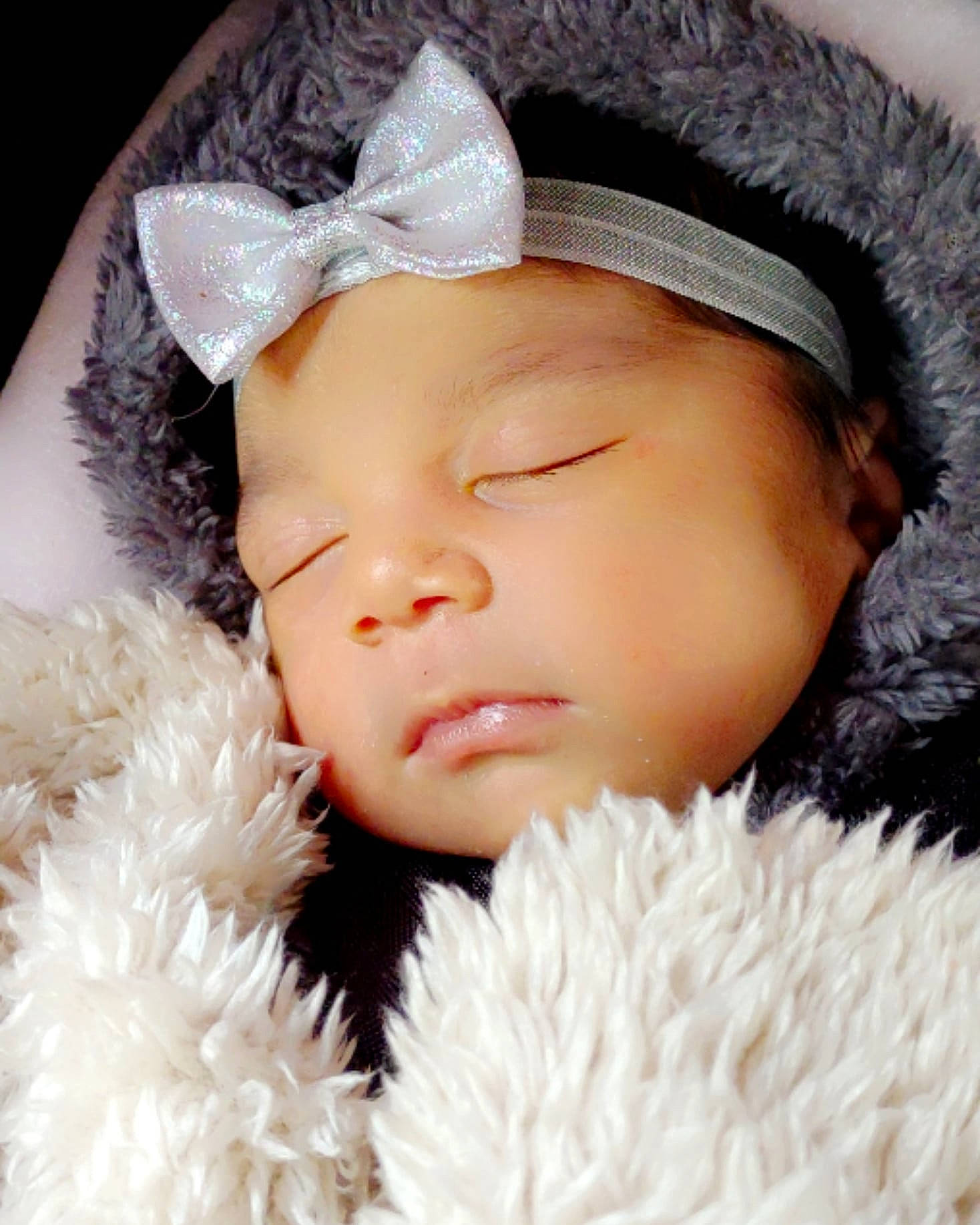 Amora is registered to the contest to win money with this photo: cap, cheek, chin, eye, eyebrow, eyelash, face, facial_expression, finger, hairstyle, hand, head, headgear, headwear, lip, mammal, nose, person, pink, skin