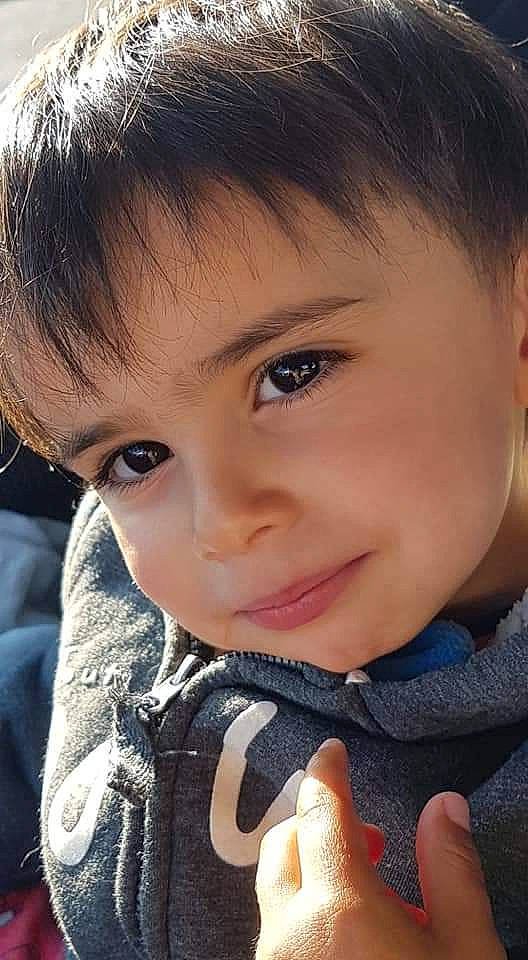 Thiago a rejoint le concours — aidez-le/la à gagner de superbes lots ! cheek, chin, eye, eyebrow, eyelash, face, finger, flash_photography, forehead, gesture, happy, head, iris, jaw, lip, neck, nose, organ, person, skin