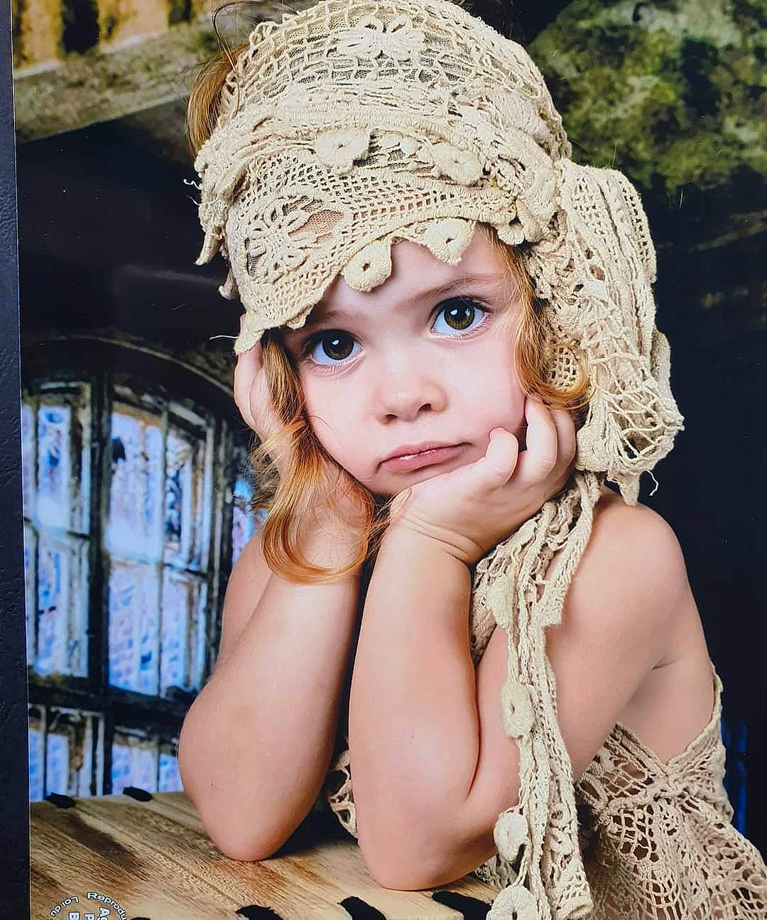 Delia-lena participe au concours pour gagner de l'argent avec cette photo : brown_hair, cap, child, cool, eyebrow, eyelash, flash_photography, grass, hair, happy, headgear, headpiece, headwear, iris, jewellery, lip, long_hair, neck, people_in_nature, person