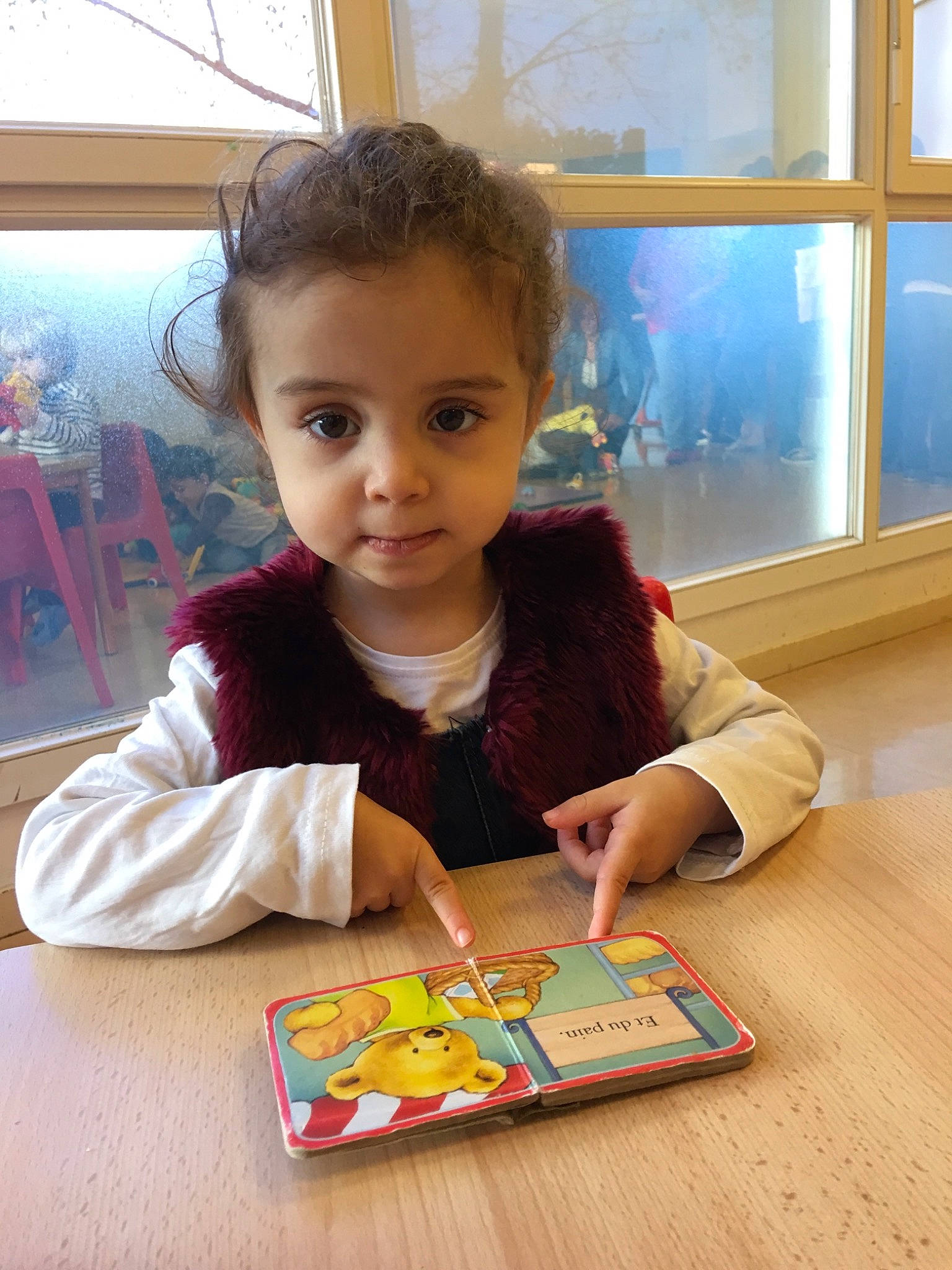 Nour participe au concours pour gagner de l'argent avec cette photo : child, fun, girl, infant, learning, person, play, toddler