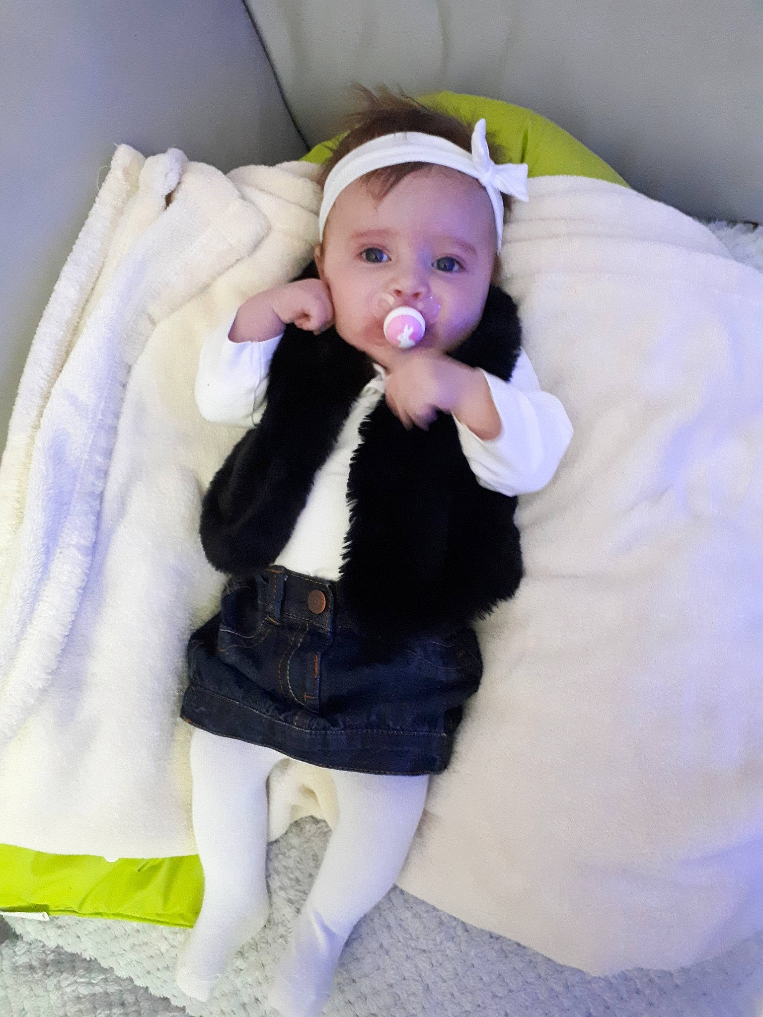 Paola a rejoint le concours — aidez-le/la à gagner de superbes lots ! child, costume, ear, fur, girl, infant, joy, person, product, skin, textile, toddler