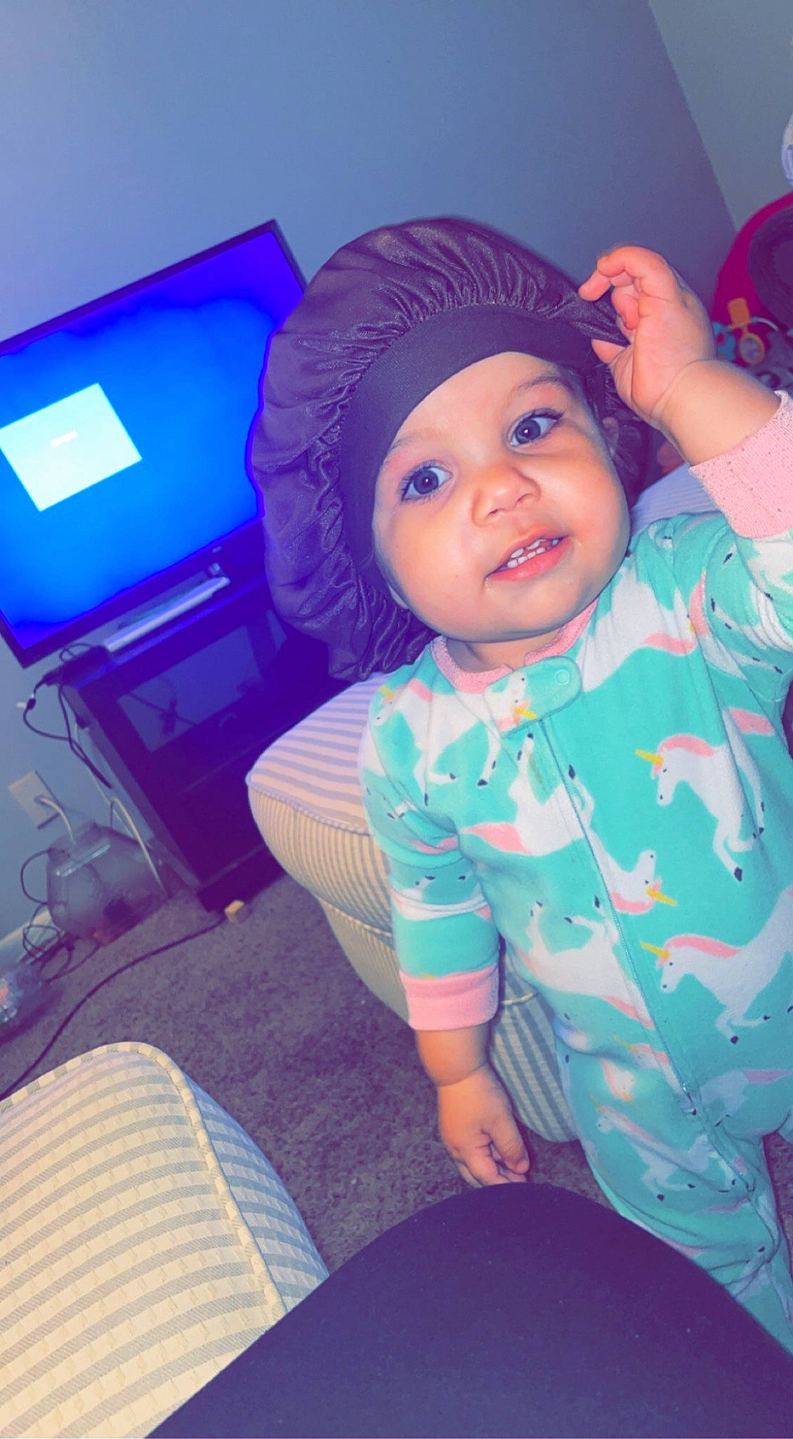 Ella is registered to the contest to win money with this photo: azure, baseball_cap, black_hair, blue, cap, comfort, cool, finger, flash_photography, fun, happy, hat, headwear, human_body, mouth, muscle, person, pink, purple, shoulder