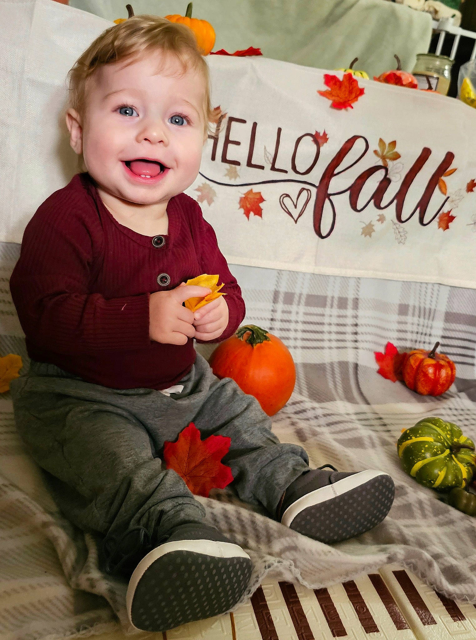 Finnan is registered to the contest to win money with this photo: baby_toddler_clothing, calabaza, child, cucurbita, gourd, happy, joy, local_food, natural_foods, orange, person, photograph, plant, product, pumpkin, smile, superfood, t_shirt, toddler, vegetable