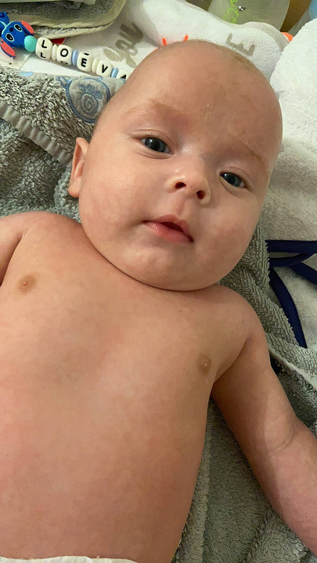 Timaël participe au concours pour gagner de l'argent avec cette photo : baby, cheek, chest, chin, ear, eyebrow, eyelash, forehead, happy, human_body, iris, lip, mouth, muscle, neck, nose, person, skin, stomach, toddler