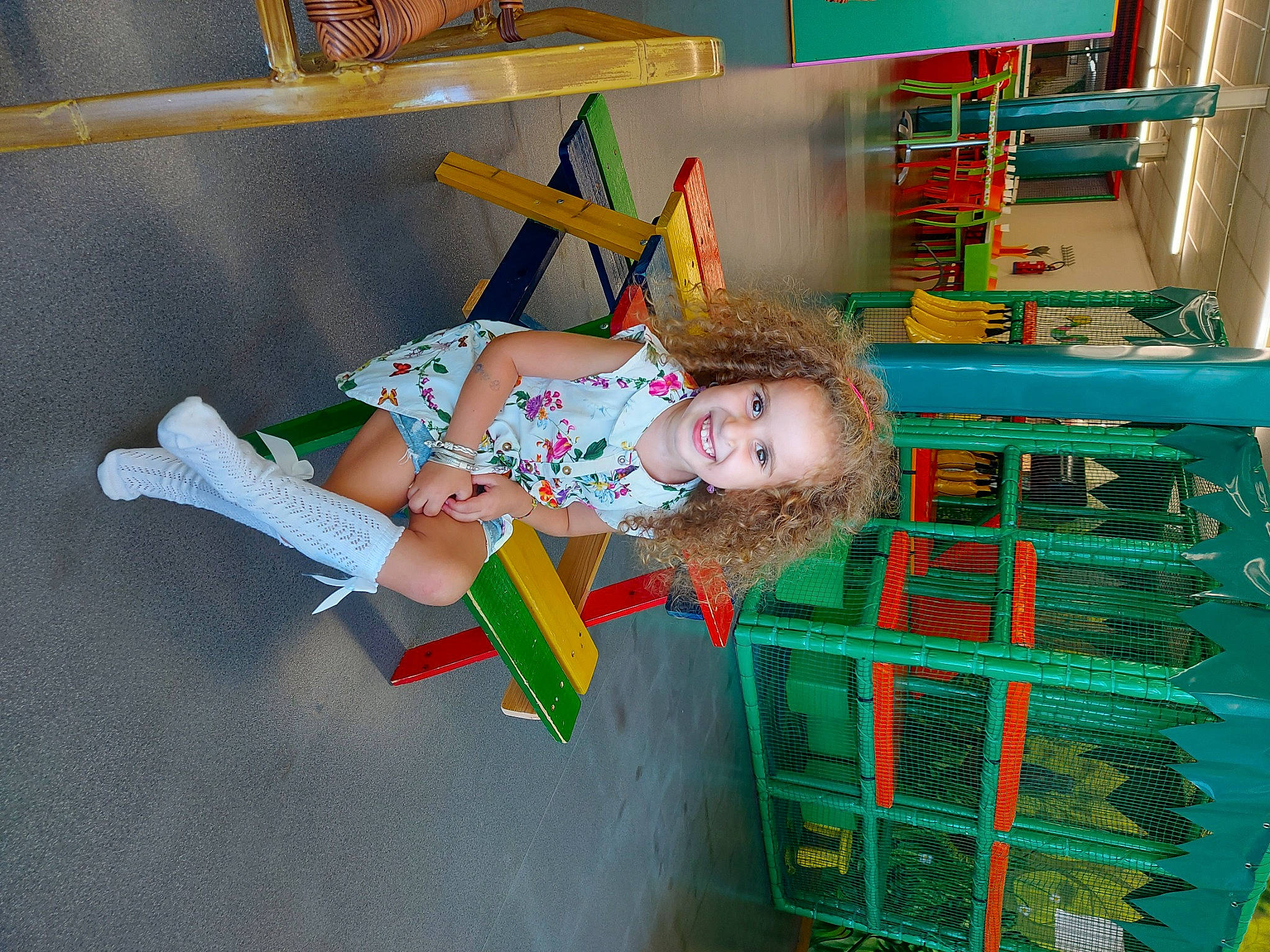 Clarissa a rejoint le concours — aidez-le/la à gagner de superbes lots ! baby_toddler_clothing, baby_toys, child, electric_blue, fun, happy, joy, leisure, machine, pattern, person, play, recreation, room, smile, textile, toddler