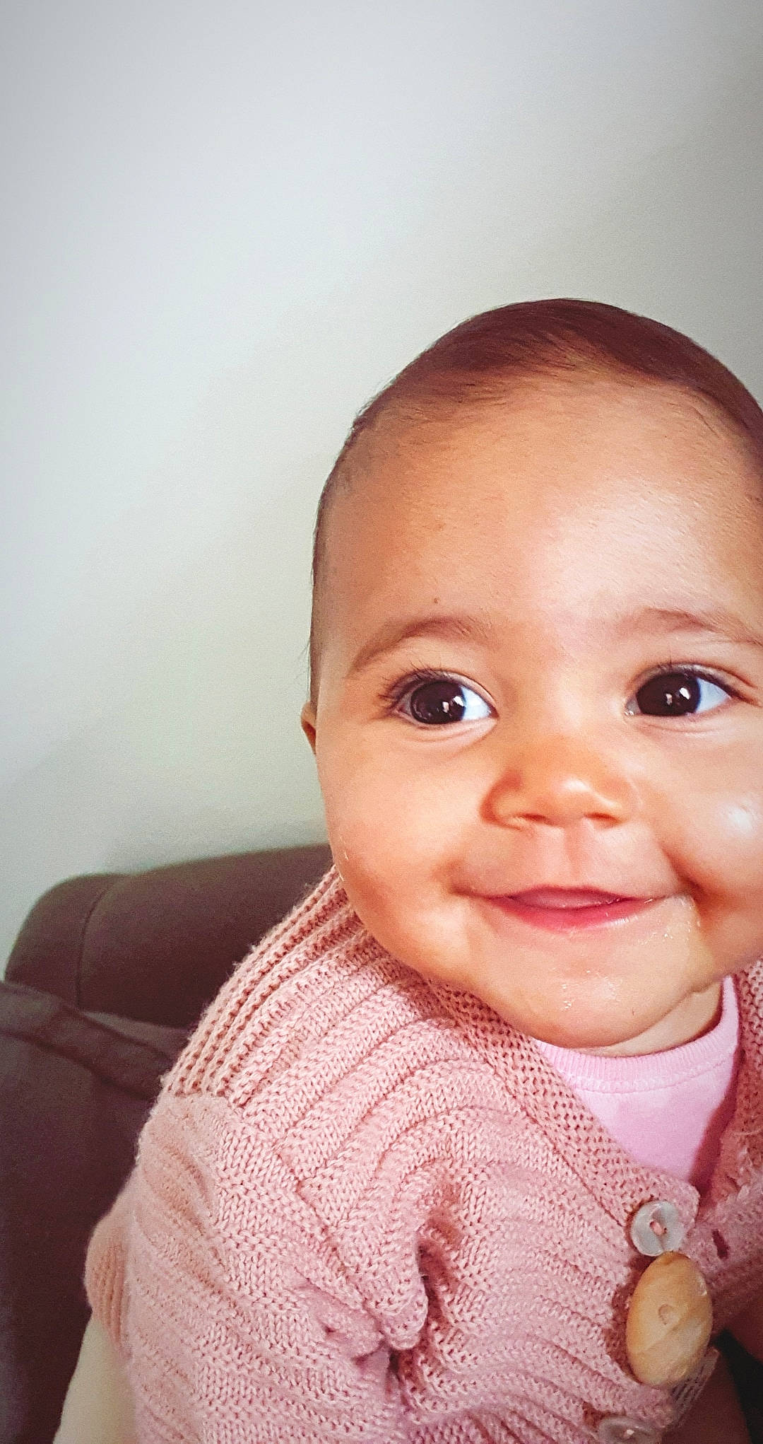 Joey participe au concours pour gagner de l'argent avec cette photo : baby, beauty, cheek, child, chin, close_up, eye, eyebrow, face, facial_expression, forehead, head, iris, joy, lip, mouth, nose, person, pink, skin