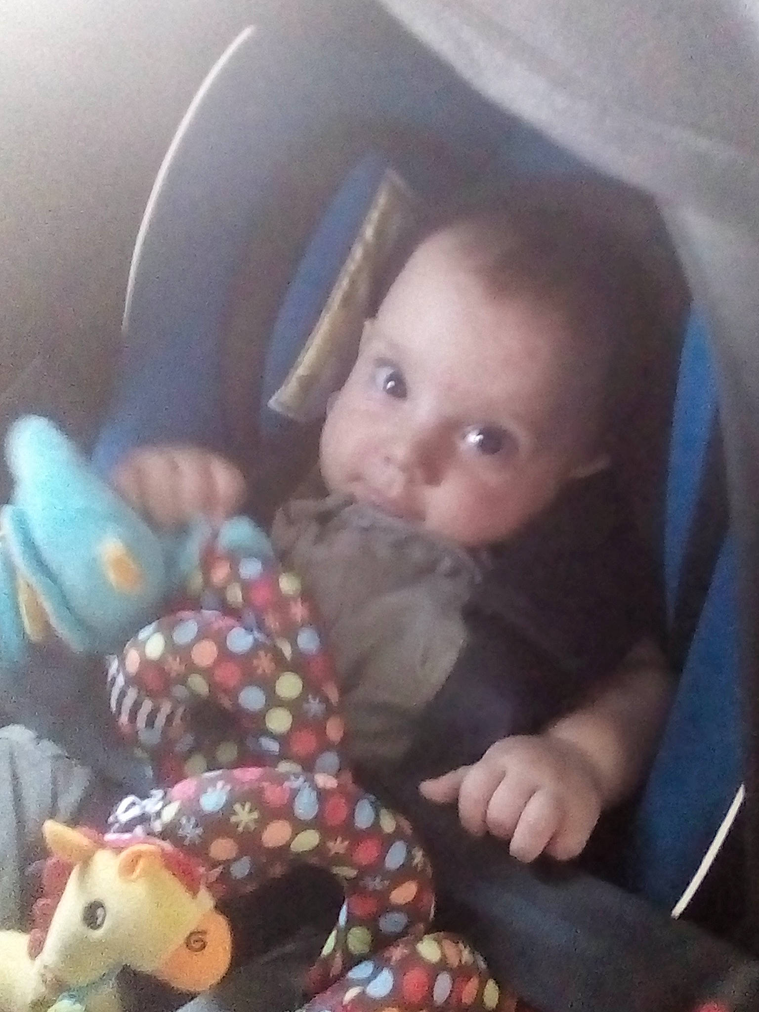 Gabriel participe au concours pour gagner de l'argent avec cette photo : baby, baby_toddler_clothing, cheek, child, cloud, comfort, finger, happy, iris, lap, mammal, mouth, nose, person, skin, snapshot, stuffed_toy, textile, toddler, toy