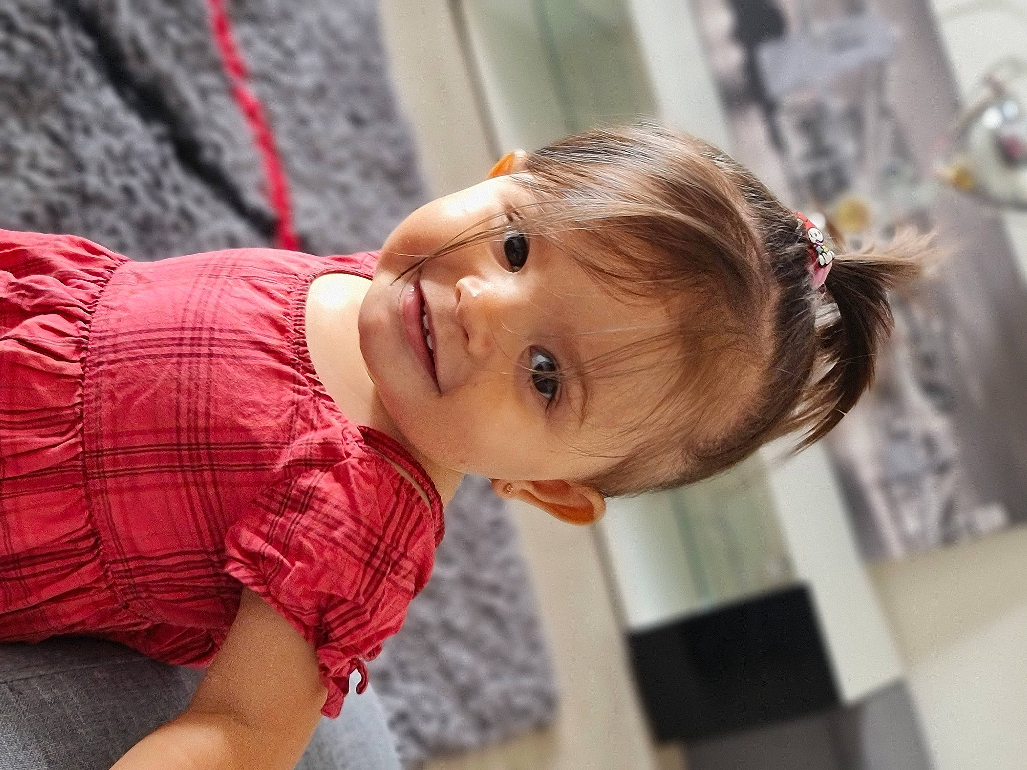 Taïanna a rejoint le concours — aidez-le/la à gagner de superbes lots ! baby, child, elbow, eyelash, face, fashion, flash_photography, flooring, fun, happy, joy, lip, pattern, person, portrait_photography, shoulder, sitting, skin, sleeve, smile