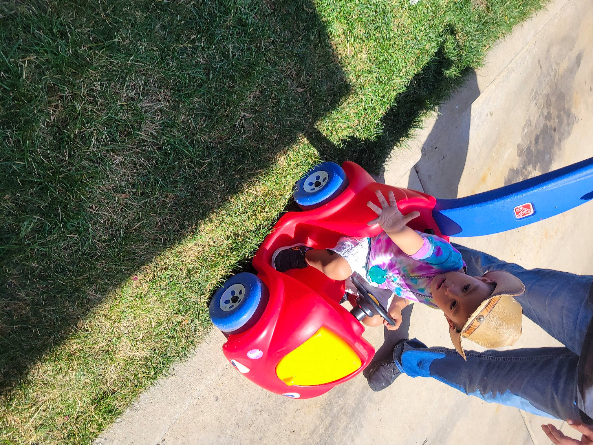 Luis Javier Guzman is registered to the contest to win money with this photo: adventure, asphalt, automotive_design, automotive_exterior, boats_and_boating_equipment_and_supplies, carmine, electric_blue, extreme_sport, fictional_character, fun, games, grass, headwear, landscape, leisure, person, personal_protective_equipment, plant, recreation, sports