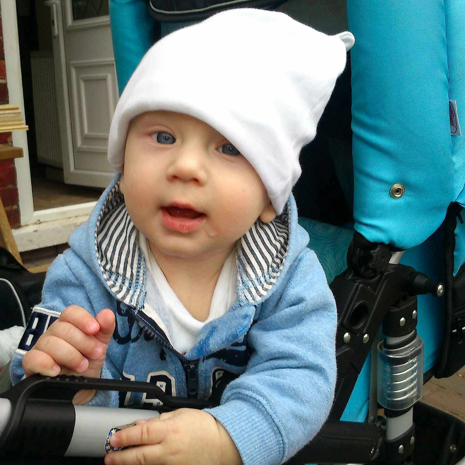 Szymon is registered to the contest to win money with this photo: