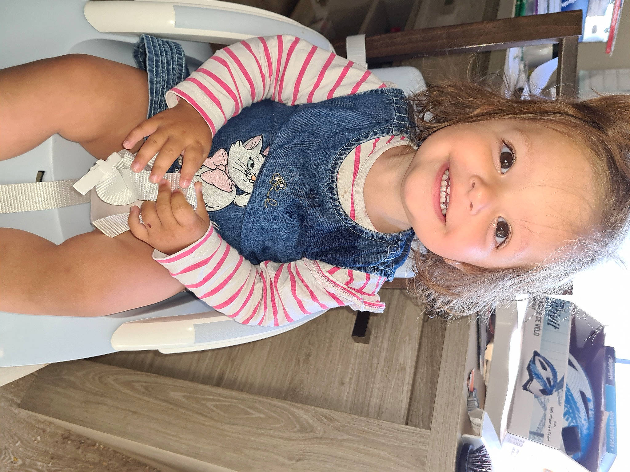 Séléna a rejoint le concours — aidez-le/la à gagner de superbes lots ! baby, child, joy, leg, person, product, skin, toddler, vacation