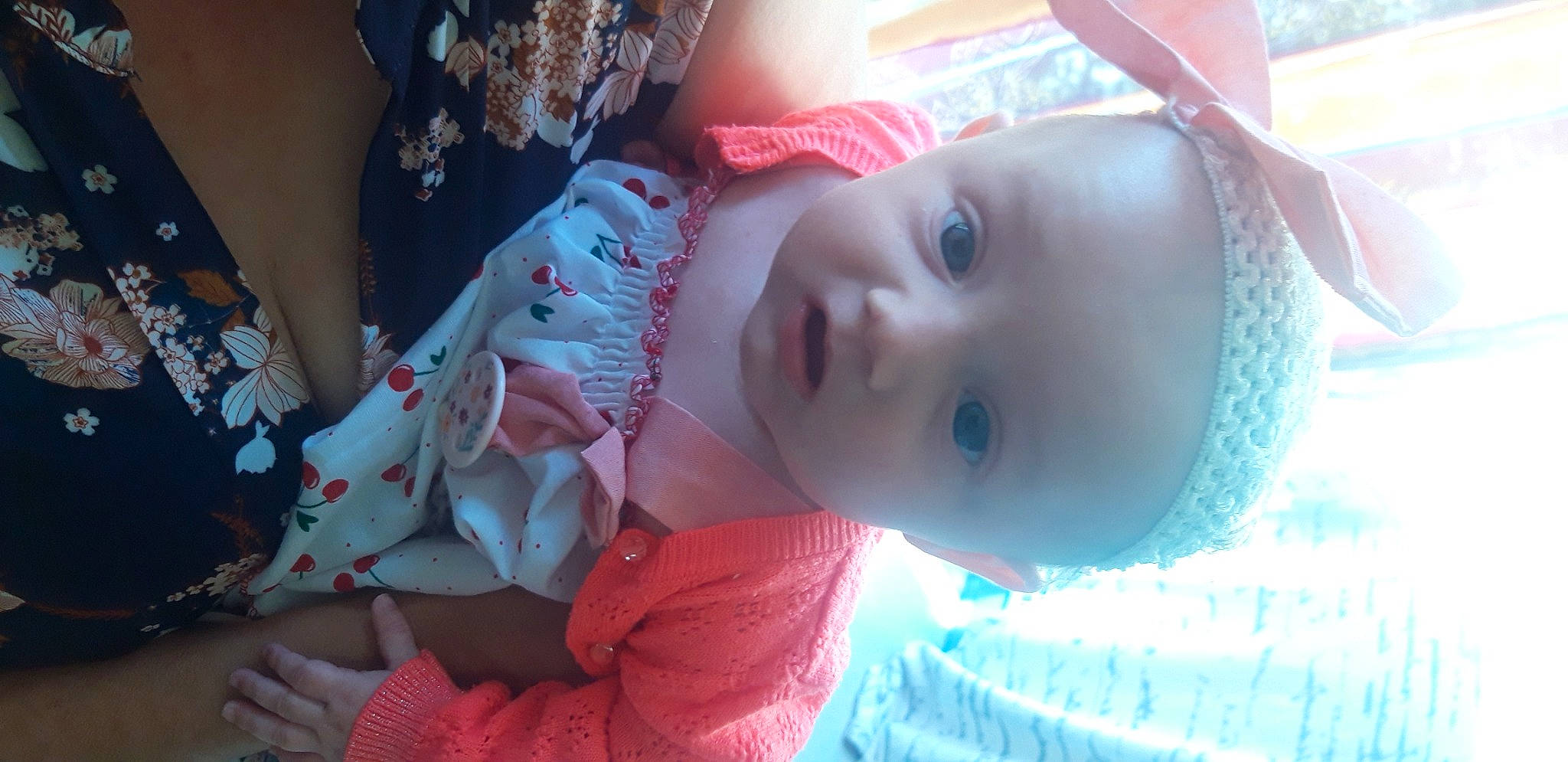 Kelya a rejoint le concours — aidez-le/la à gagner de superbes lots ! azure, baby, baby_toddler_clothing, cheek, child, cool, fun, grass, hairstyle, happy, hat, iris, lip, mouth, nose, people, person, pink, skin, smile