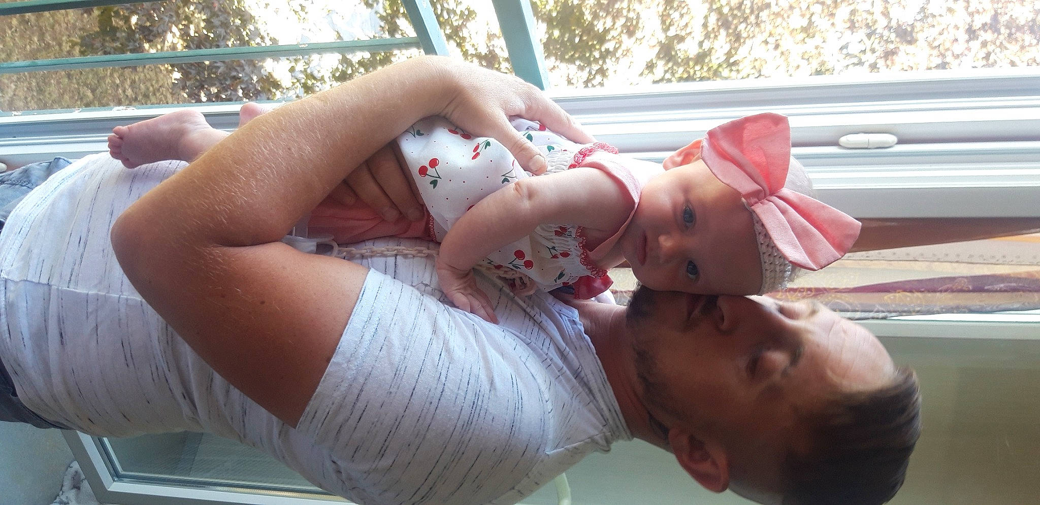 Kelya participe au concours pour gagner de l'argent avec cette photo : abdomen, arm, baby, brassiere, chest, child, elbow, finger, fun, gesture, hand, happy, headwear, leg, mouth, muscle, person, skin, stomach, thigh