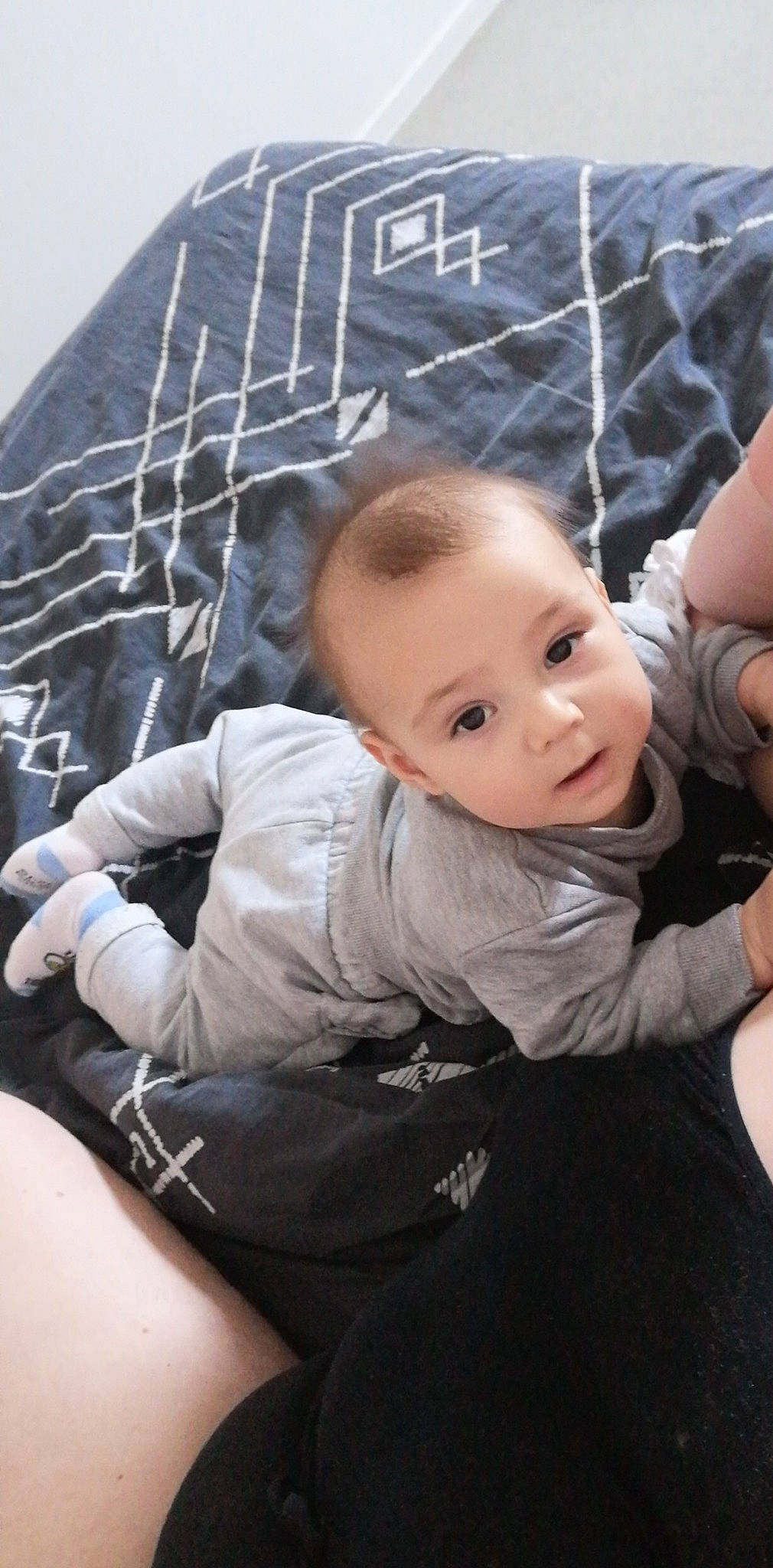 Maylon participe au concours pour gagner de l'argent avec cette photo : arm, baby, baby_carriage, baby_products, baby_toddler_clothing, child, comfort, dress, elbow, flash_photography, fun, gesture, grass, happy, leisure, person, recreation, sitting, swing, toddler