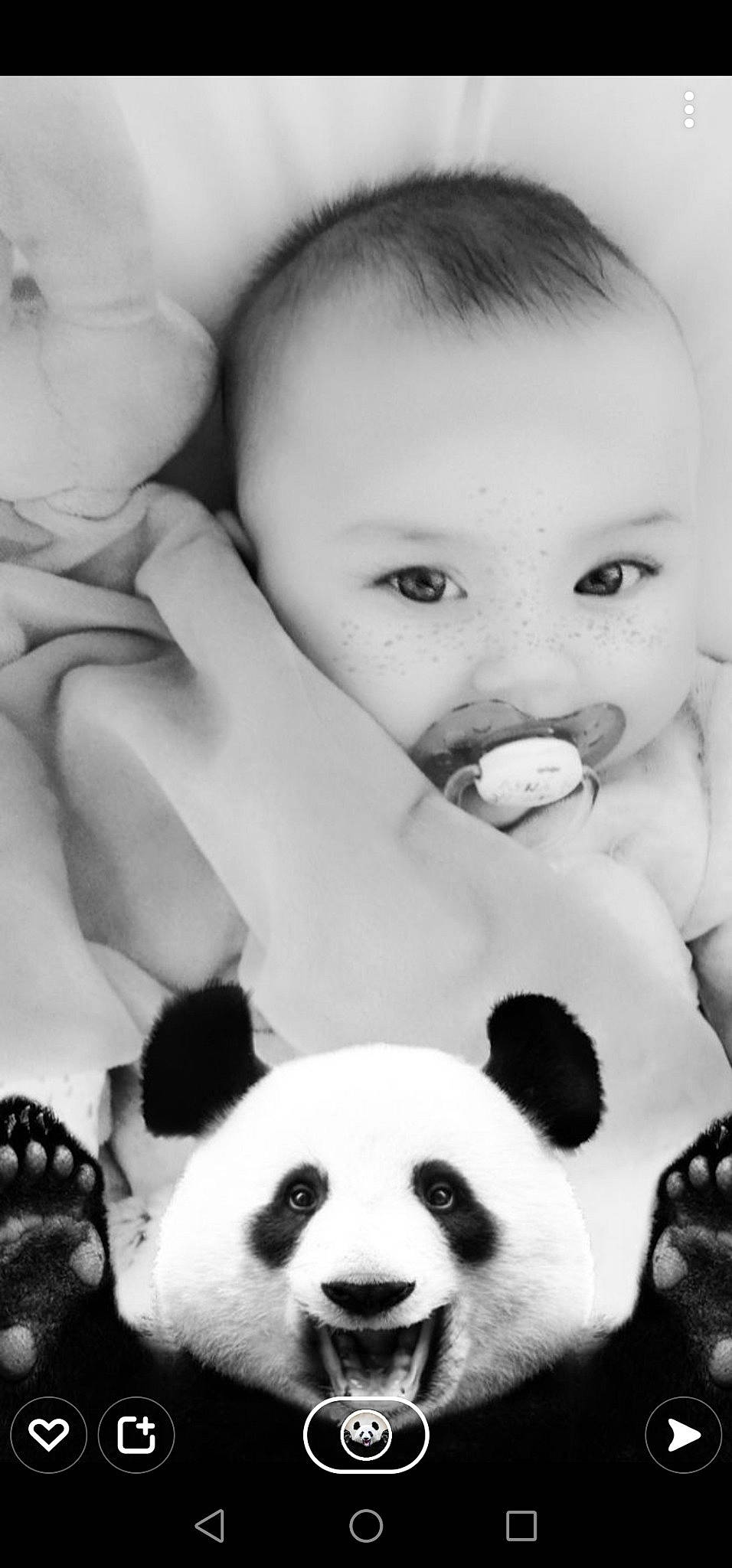 Louna a rejoint le concours — aidez-le/la à gagner de superbes lots ! black, cheek, chin, eye, eyelash, facial_expression, flash_photography, hairstyle, hand, happy, head, human, mouth, nose, organ, person, photograph, product, skin, toy