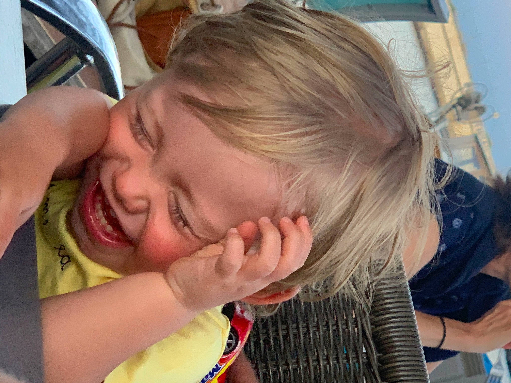 Manoë a rejoint le concours — aidez-le/la à gagner de superbes lots ! blond, cheek, child, chin, ear, face, forehead, fun, hair, hairstyle, happy, head, jaw, long_hair, mouth, neck, nose, person, smile, throat