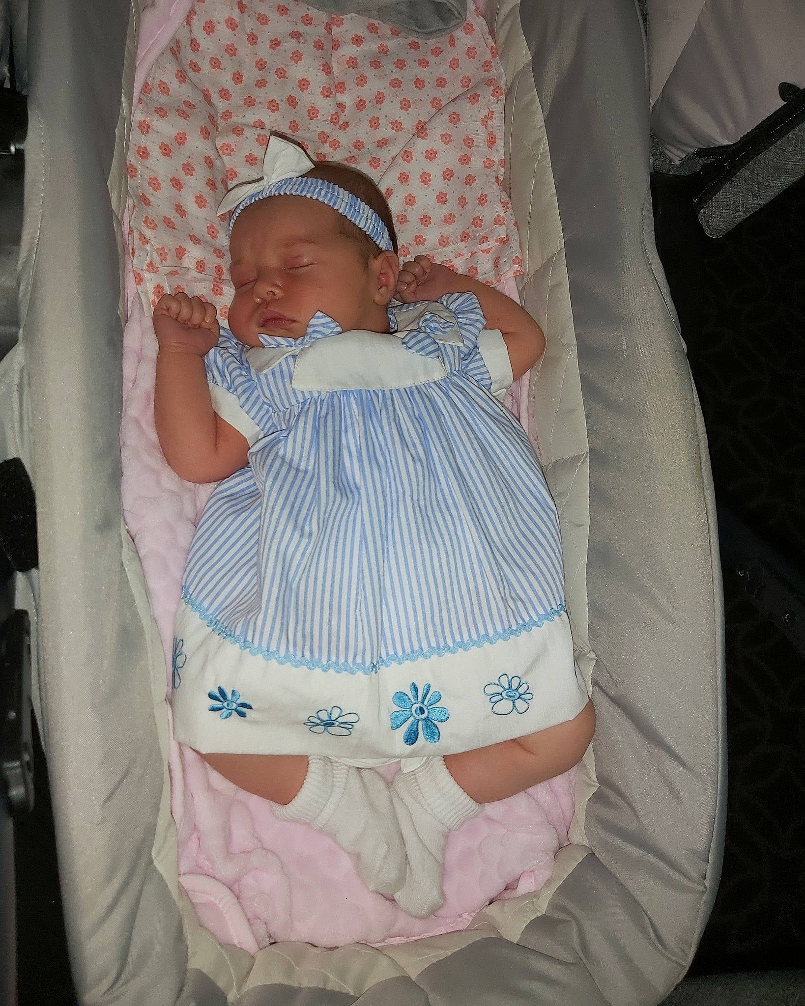 Murron is registered to the contest to win money with this photo: baby, baby_carriage, baby_products, baby_safety, baby_toddler_clothing, bed, birth, child, comfort, furniture, infant_bed, person, product, sleep, toddler
