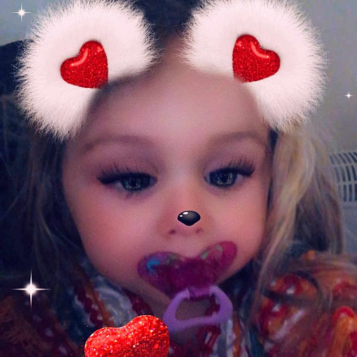 Félicia a rejoint le concours — aidez-le/la à gagner de superbes lots ! child, fur, heart, lip, nose, person, photography, plant, red