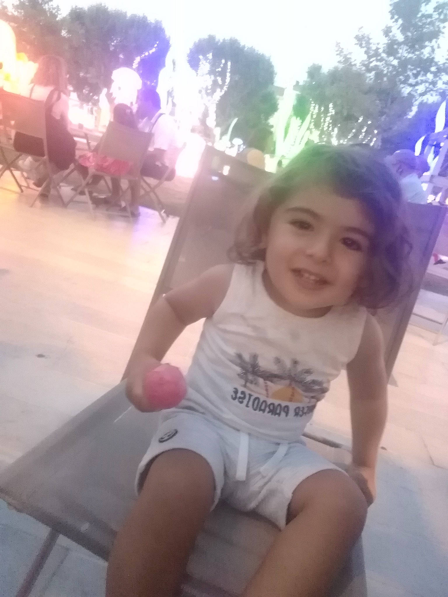 Daniel a rejoint le concours — aidez-le/la à gagner de superbes lots ! beauty, cool, fun, grass, happy, joy, leisure, light, mammal, muscle, person, pink, public_space, recreation, shorts, smile, summer, thigh, toddler, tree