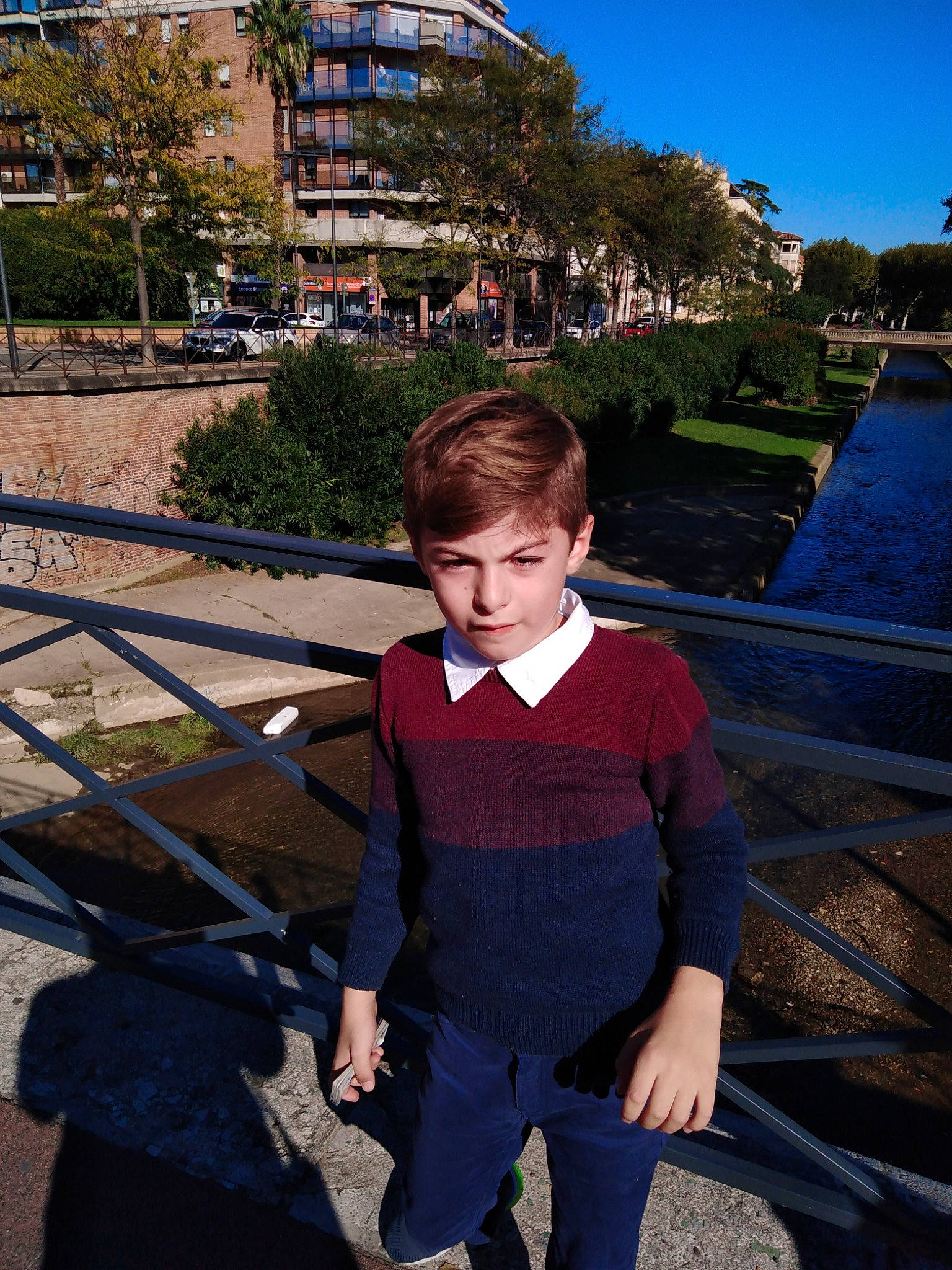 Gabriel a rejoint le concours — aidez-le/la à gagner de superbes lots ! city, denim, electric_blue, formal_wear, fun, grass, landscape, leisure, people, person, plant, recreation, sky, sleeve, summer, t_shirt, toddler, tourism, travel, tree