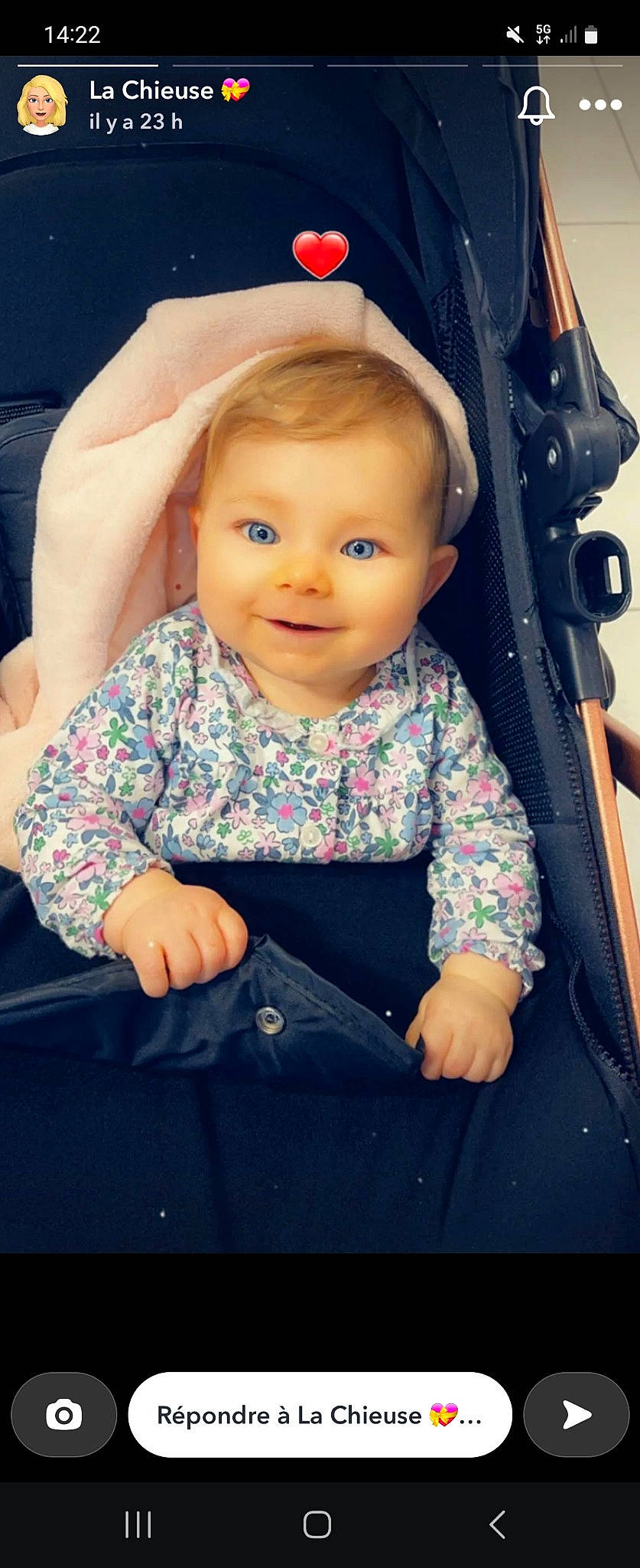 Giulia a rejoint le concours — aidez-le/la à gagner de superbes lots ! baby, baby_toddler_clothing, black, cheek, child, chin, comfort, eye, flash_photography, happy, head, iris, joy, lip, person, photograph, product, skin, sleeve, smile