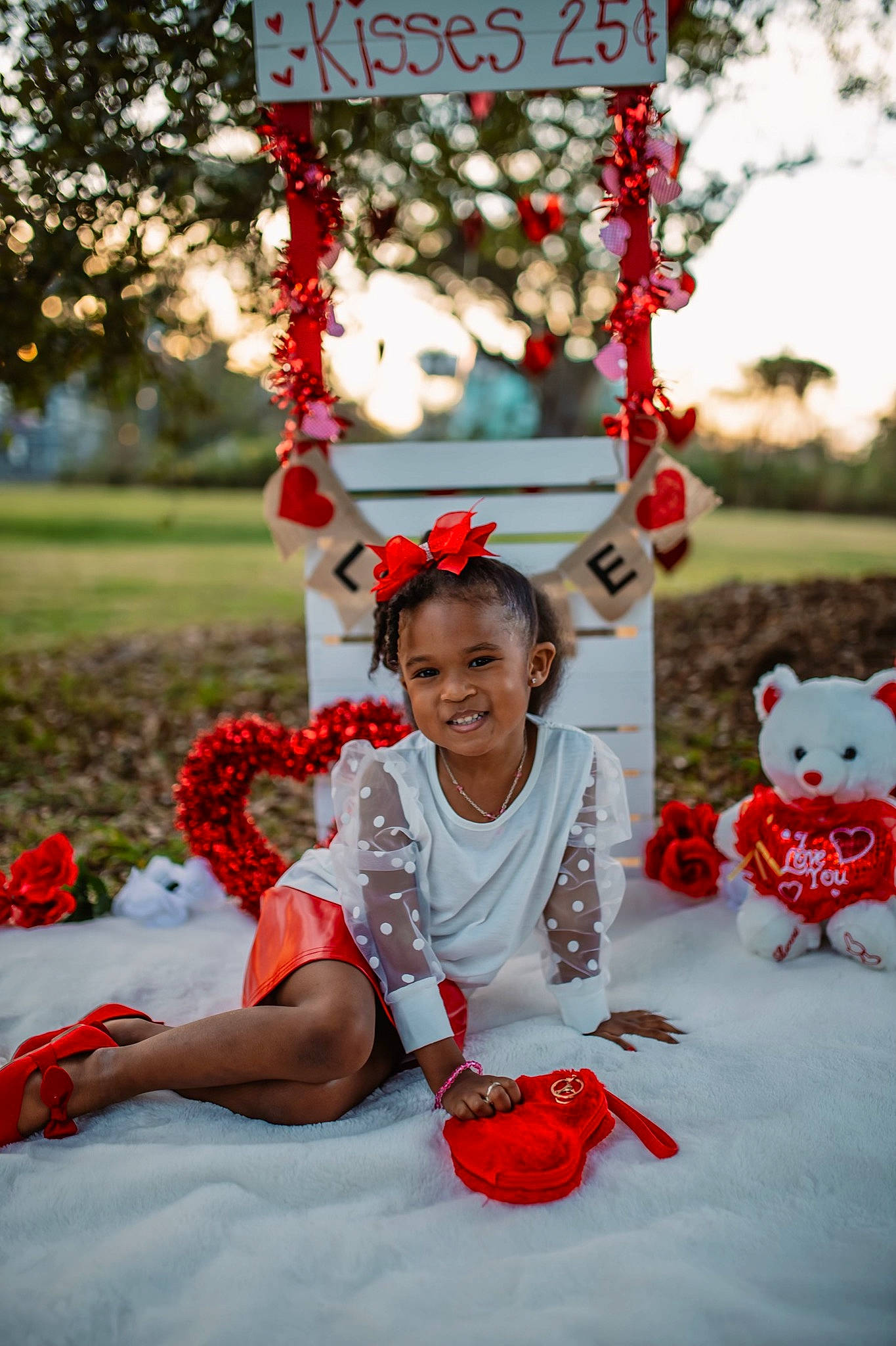 Asia is registered to the contest to win money with this photo: beauty, event, face, facial_expression, fun, happy, headpiece, jewellery, joy, leisure, orange, people, people_in_nature, person, pink, plant, red, smile, summer, tradition