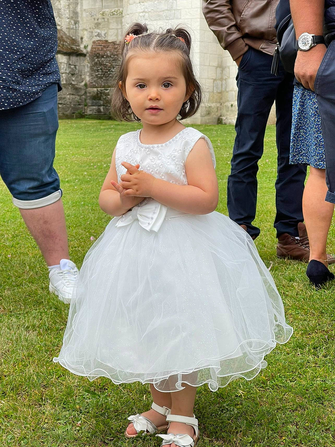 Charlotte a rejoint le concours — aidez-le/la à gagner de superbes lots ! child, clothing, dress, facial_expression, footwear, formal_wear, fun, gesture, gown, grass, hairstyle, happy, leg, people_in_nature, person, photograph, pink, shoe, skin, toddler