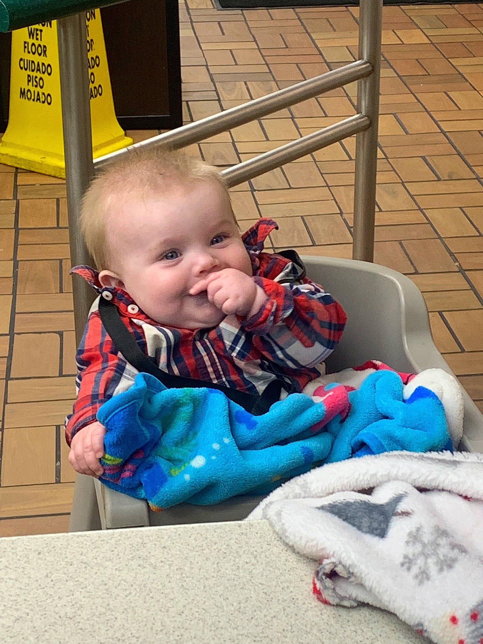 Kingston joined the competition — help win amazing prizes! baby, baby_carriage, baby_products, baby_toddler_clothing, carmine, child, comfort, electric_blue, flooring, fun, happy, leisure, person, play, recreation, sitting, smile, toddler, travel, vacation