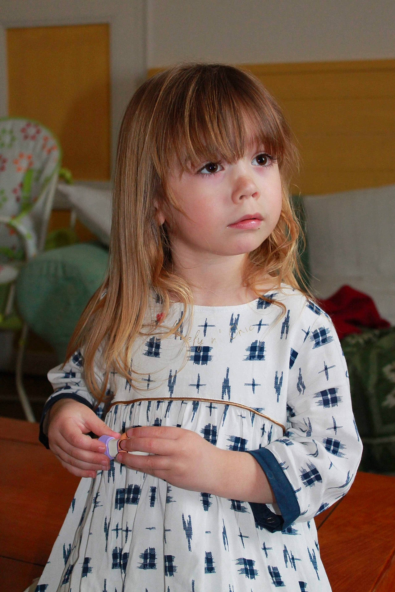 Sarah participe au concours pour gagner de l'argent avec cette photo : bangs, beauty, blond, brown_hair, child, child_model, dress, eye, girl, hair, hair_coloring, hairstyle, human_hair_color, long_hair, pattern, person, skin, smile, snapshot, textile