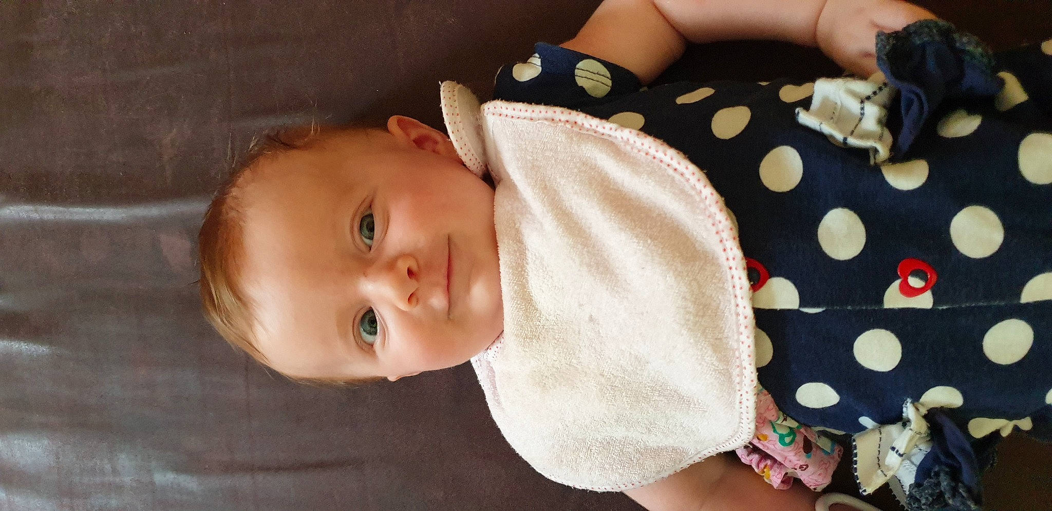 Ambre participe au concours pour gagner de l'argent avec cette photo : baby, baby_products, baby_toddler_clothing, child, person, product, toddler